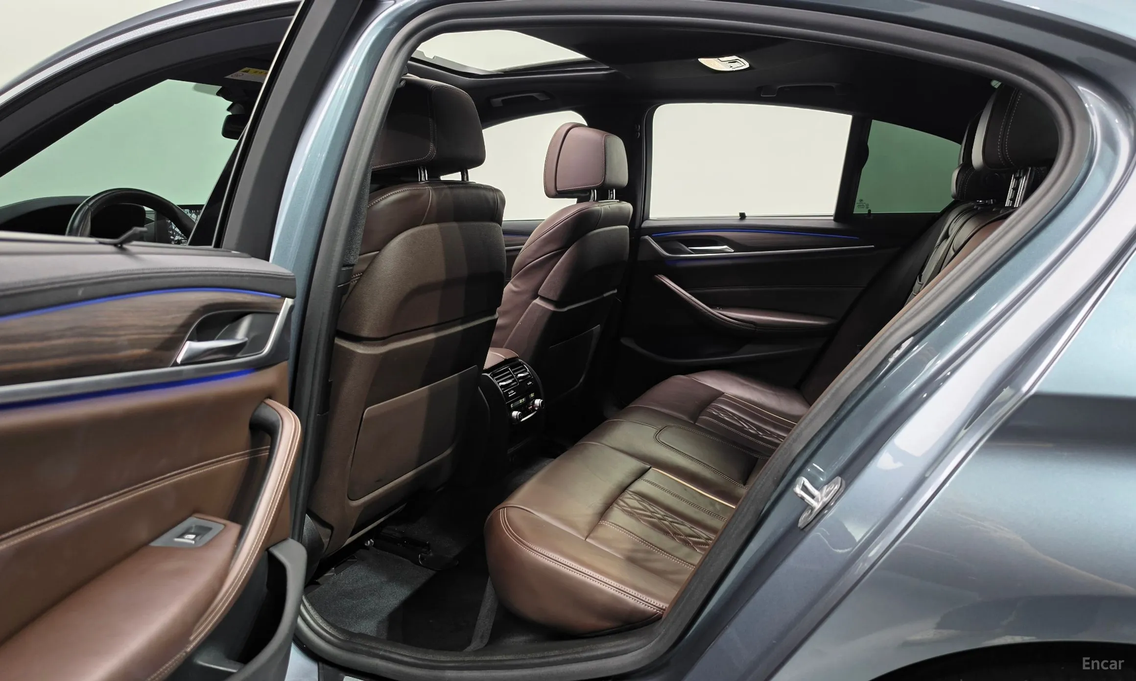 BMW 5 Series (G30) превью 11