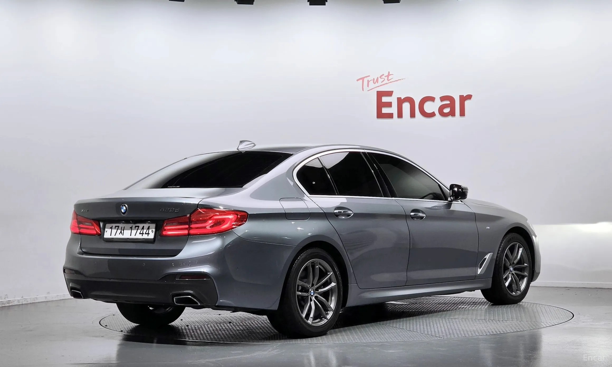 BMW 5 Series (G30)