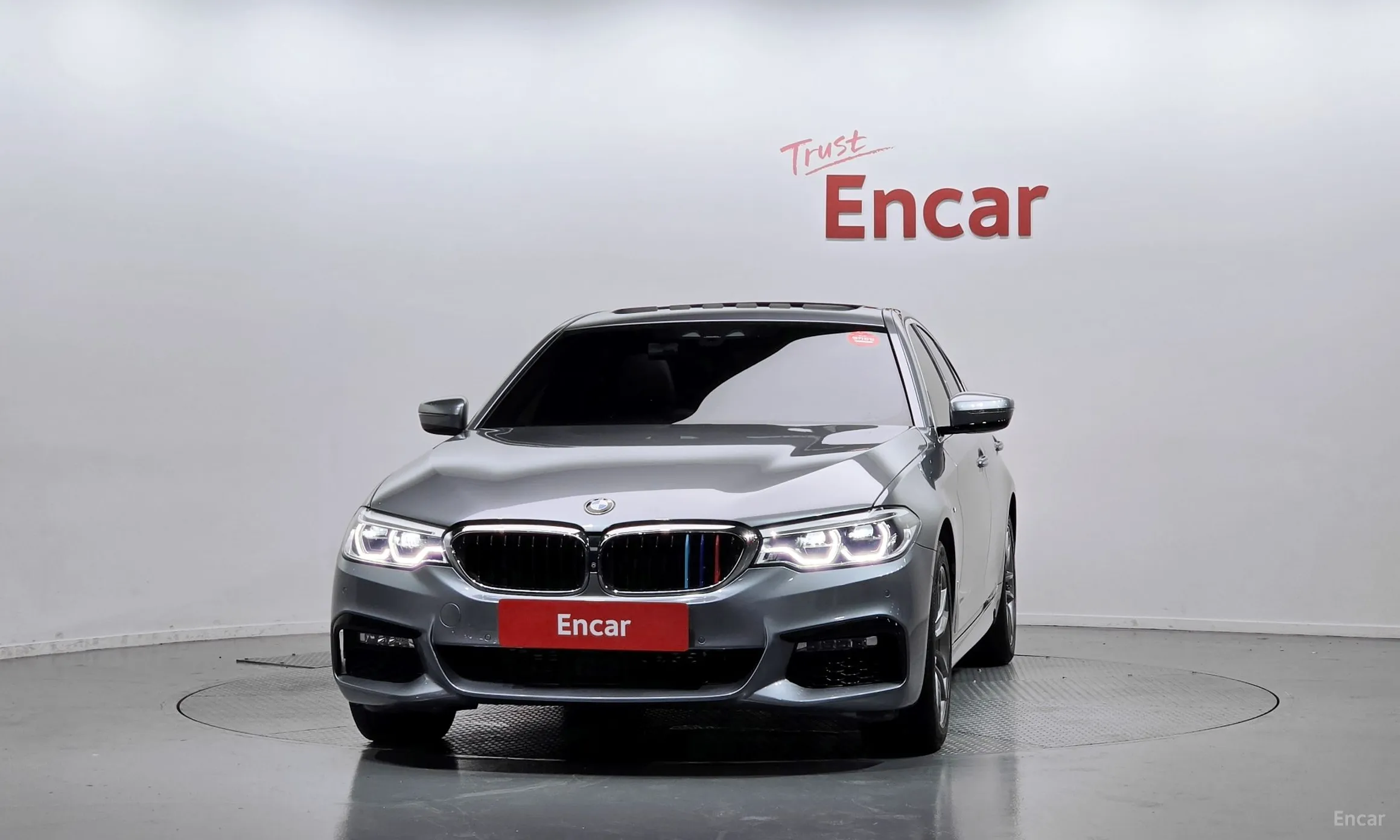 BMW 5 Series (G30) превью 3