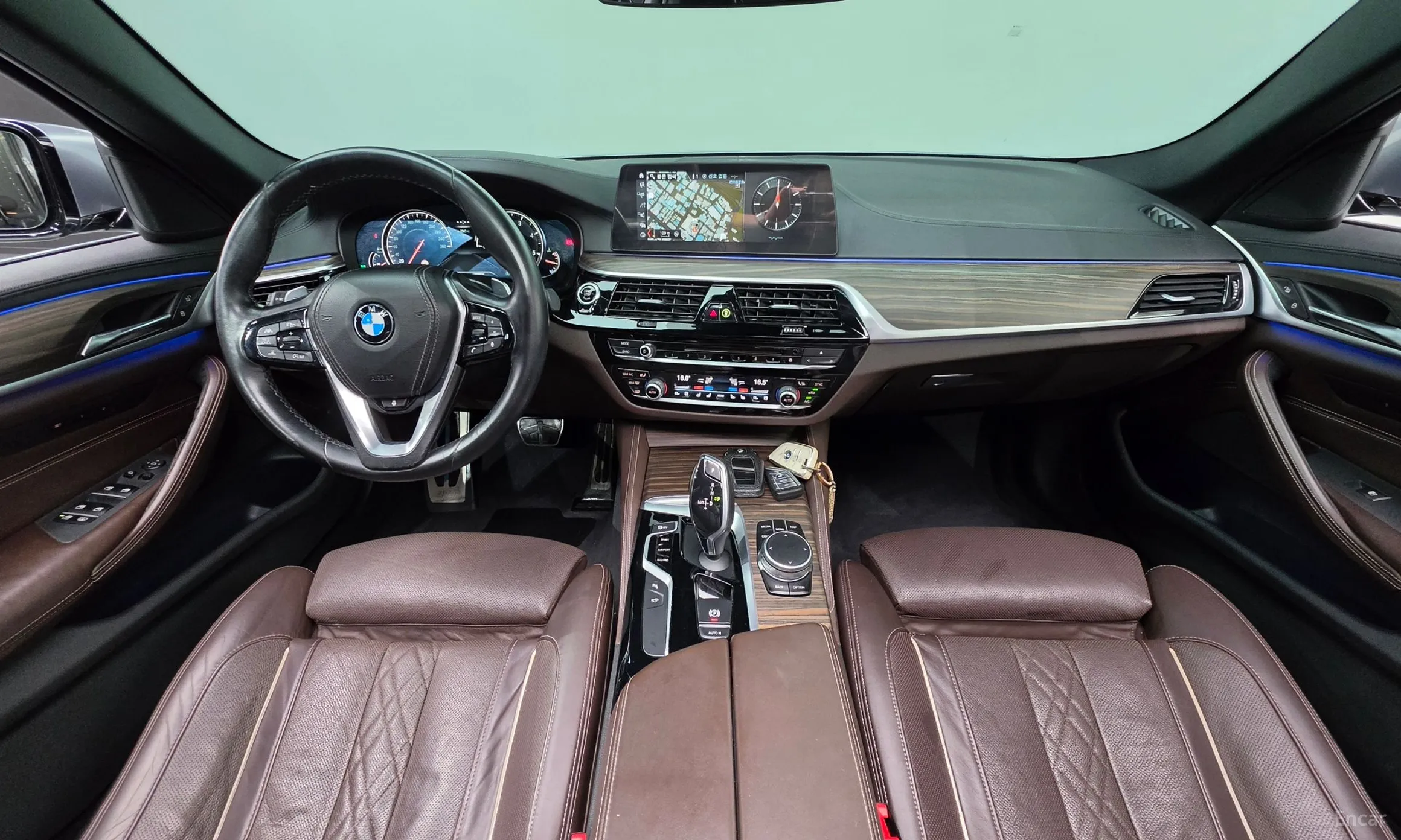 BMW 5 Series (G30) превью 7