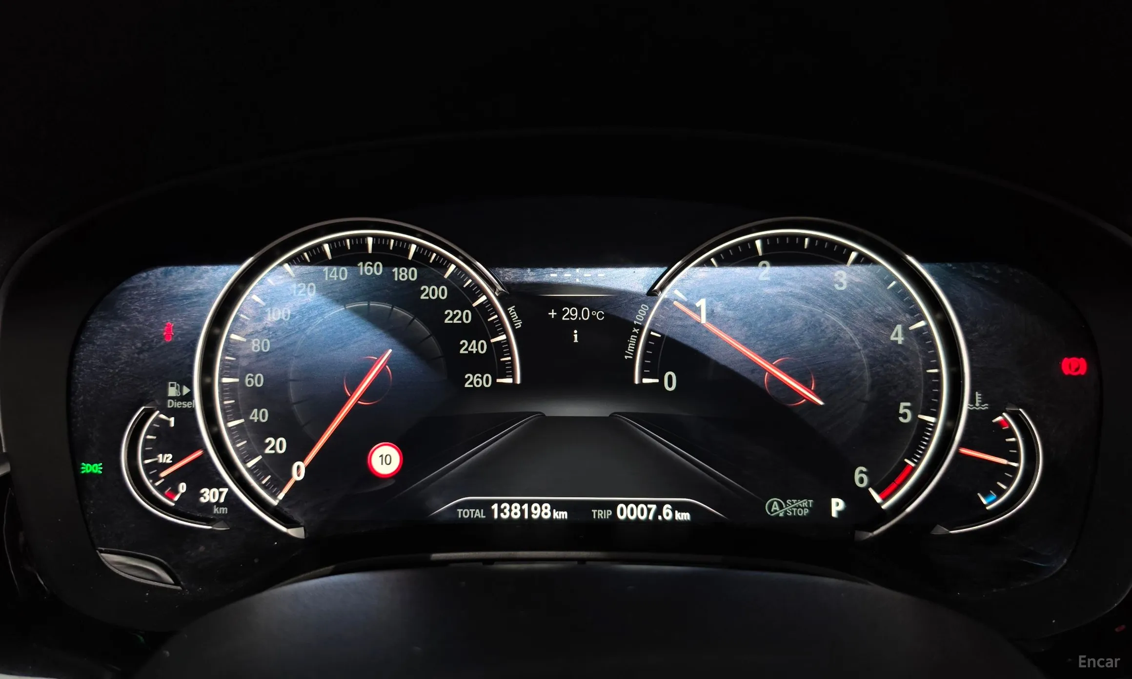 BMW 5 Series (G30) превью 8