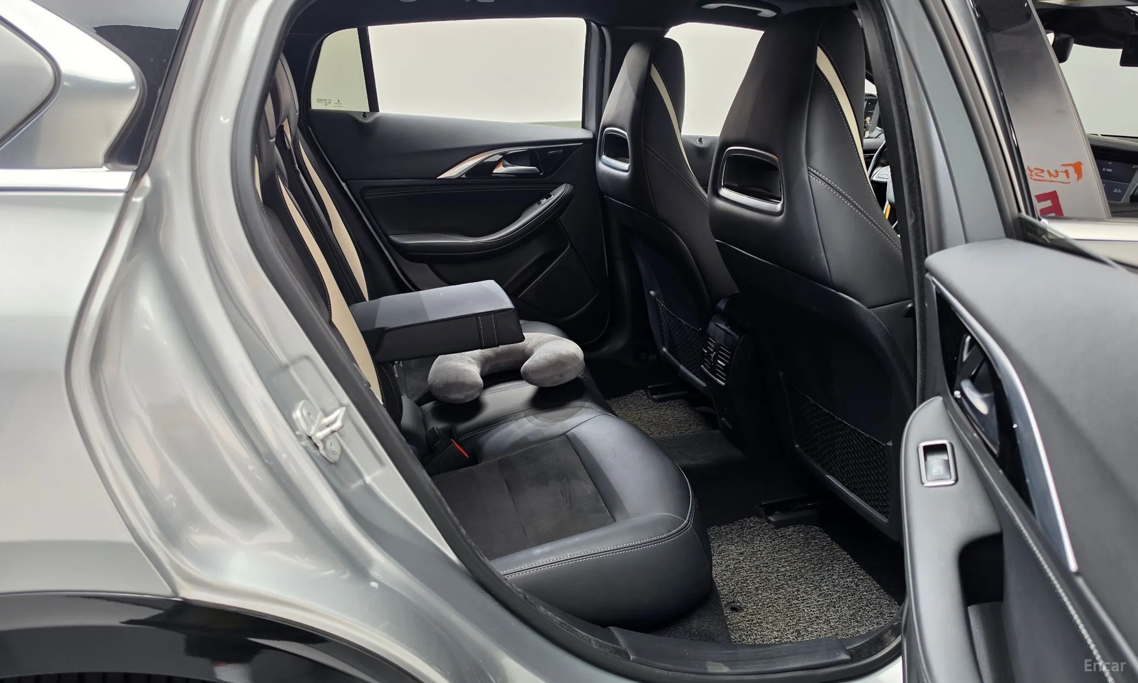 Infiniti Q30 превью 11