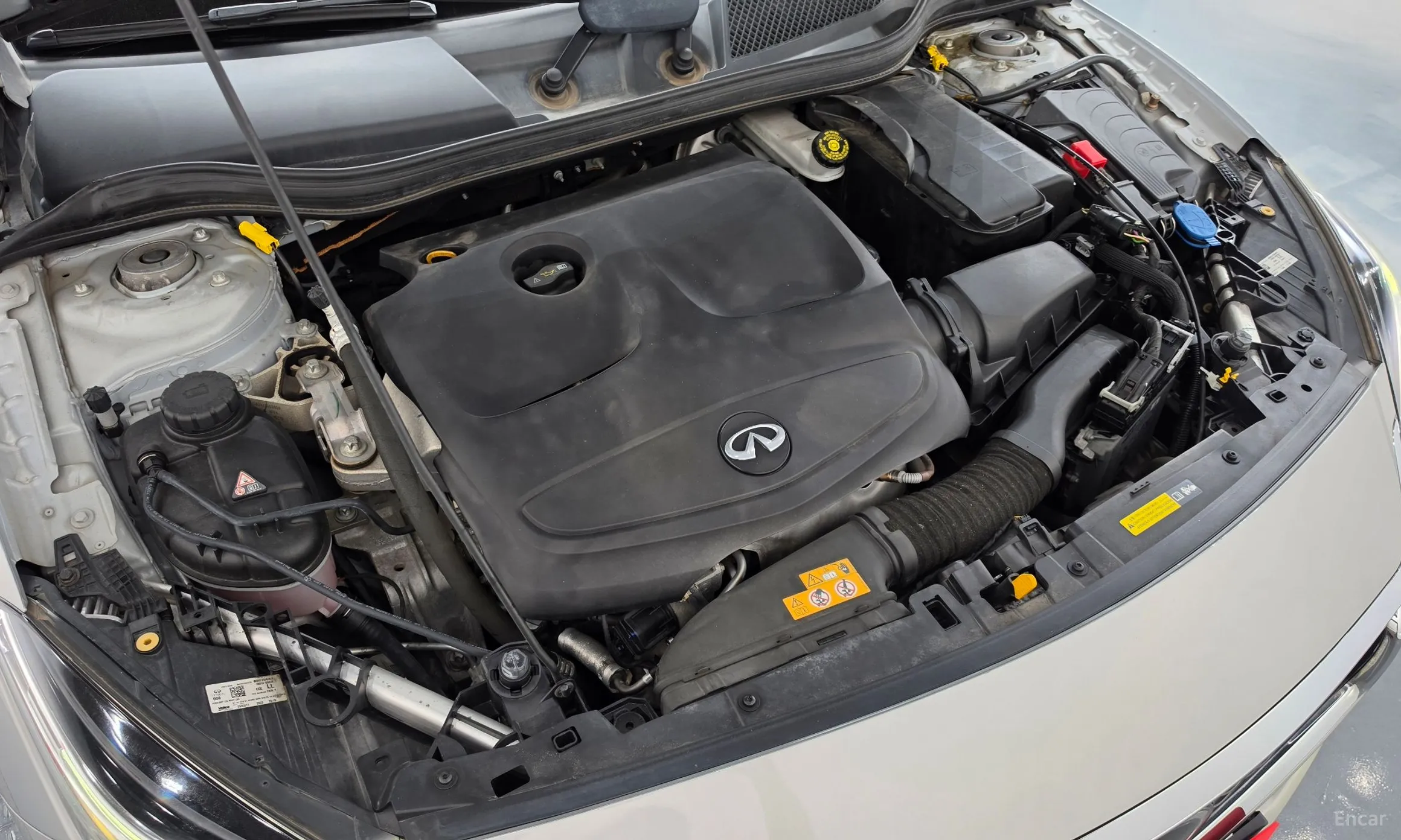 Infiniti Q30 превью 6