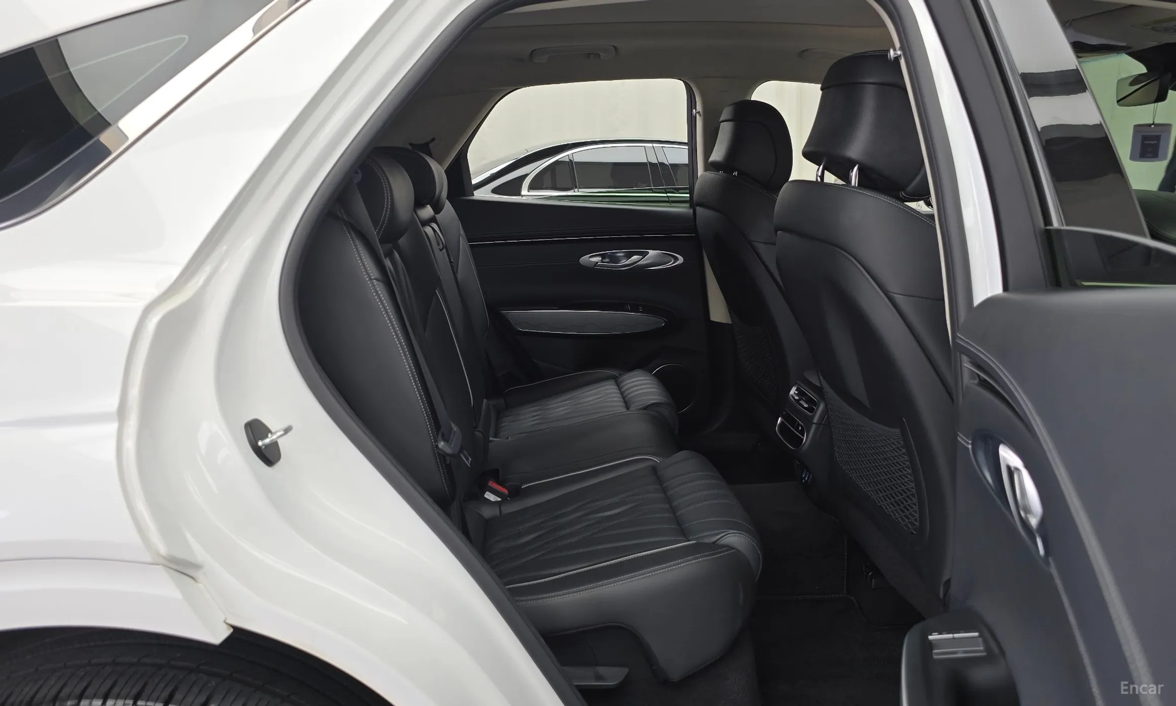 Genesis GV70 превью 11