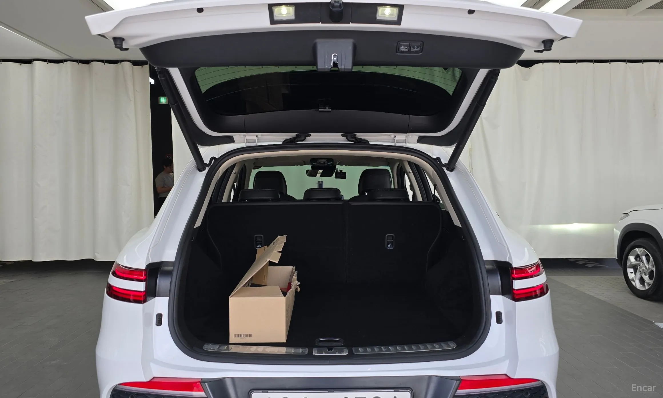 Genesis GV70 превью 20