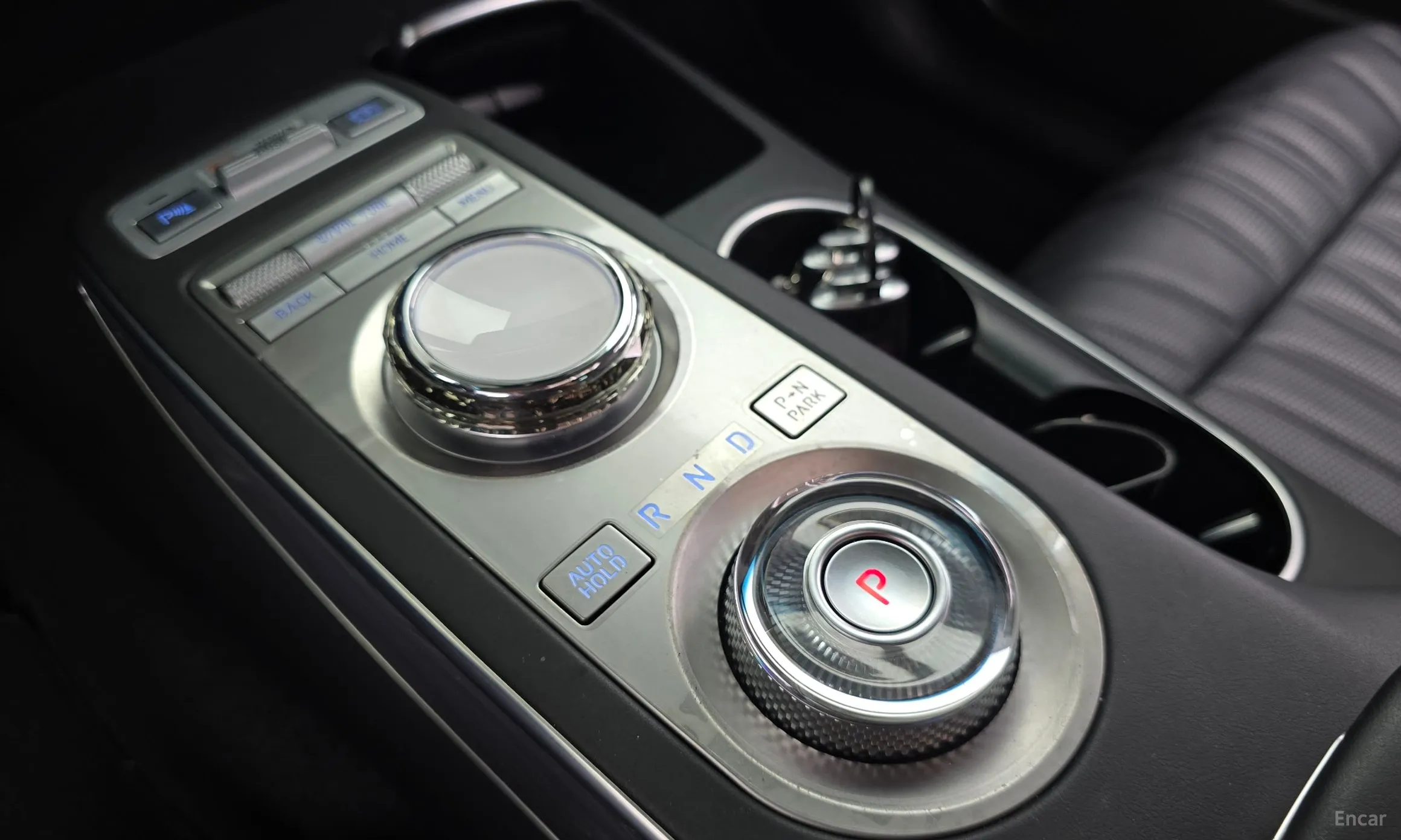 Genesis GV70 превью 9
