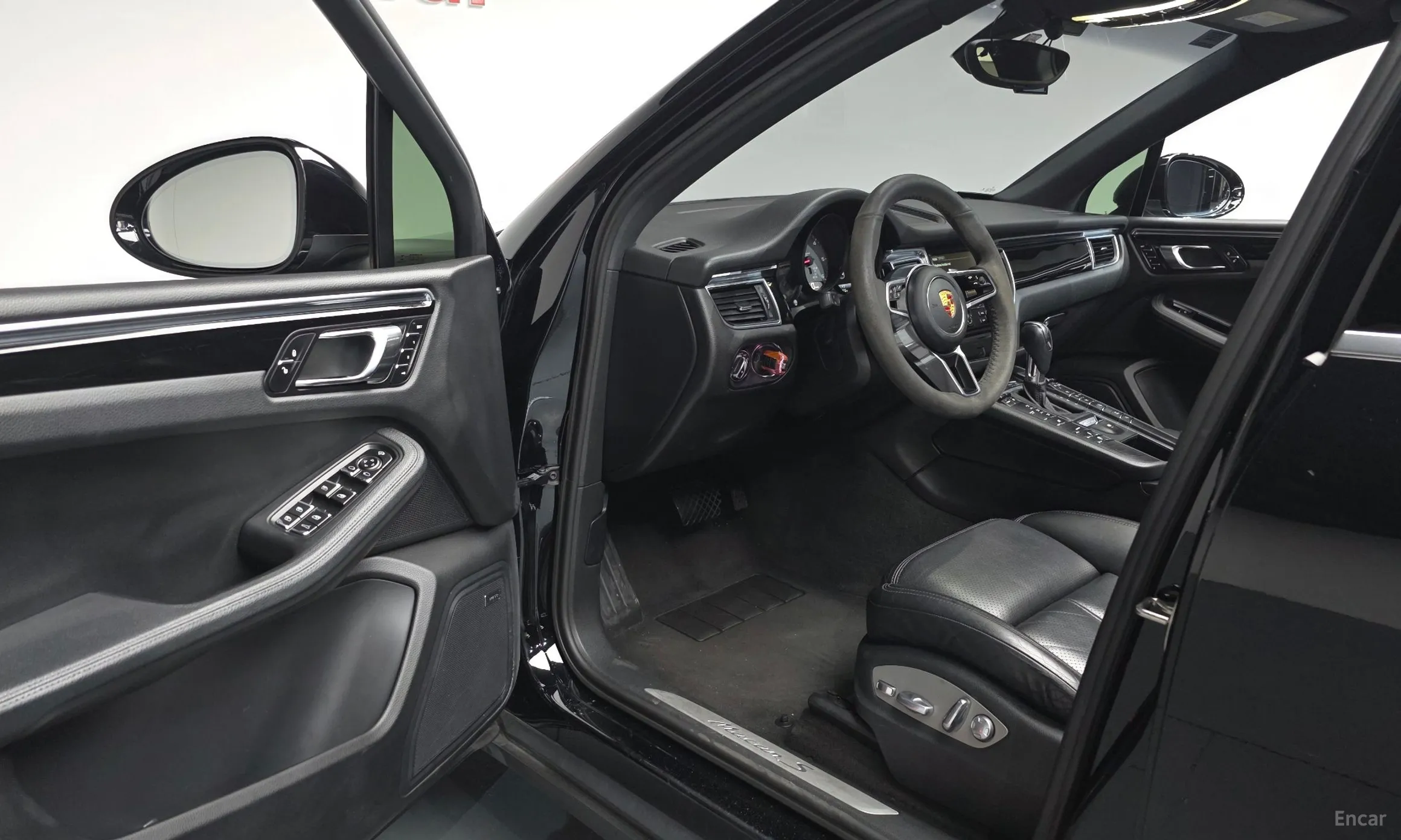 Porsche Macan превью 10
