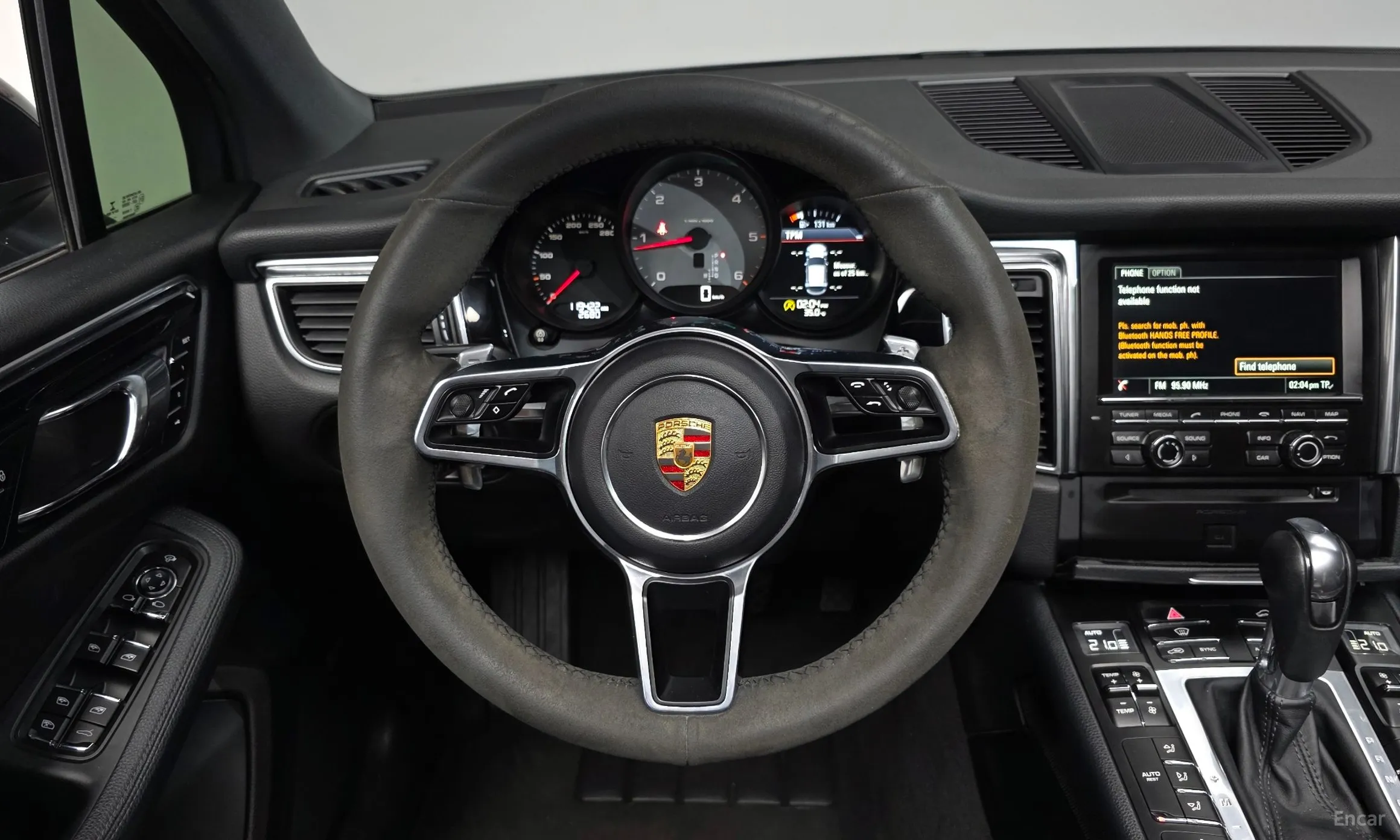 Porsche Macan превью 14
