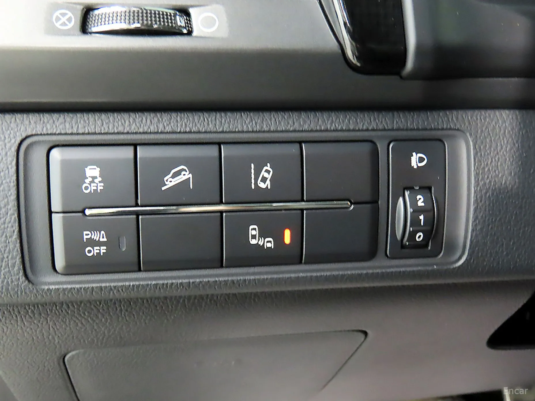 KG Mobility (SsangYong) Rexton Sports превью 15
