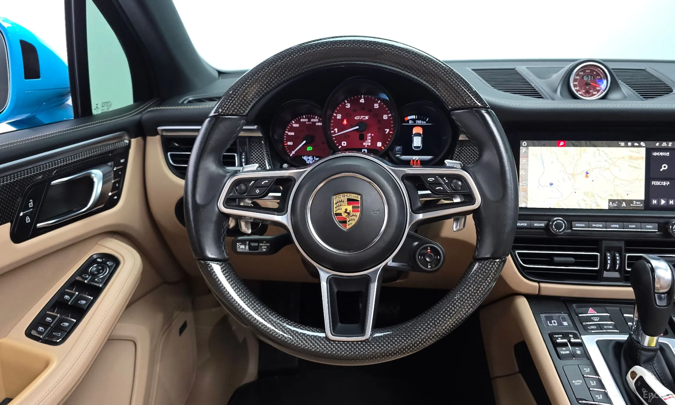 Porsche Macan превью 12