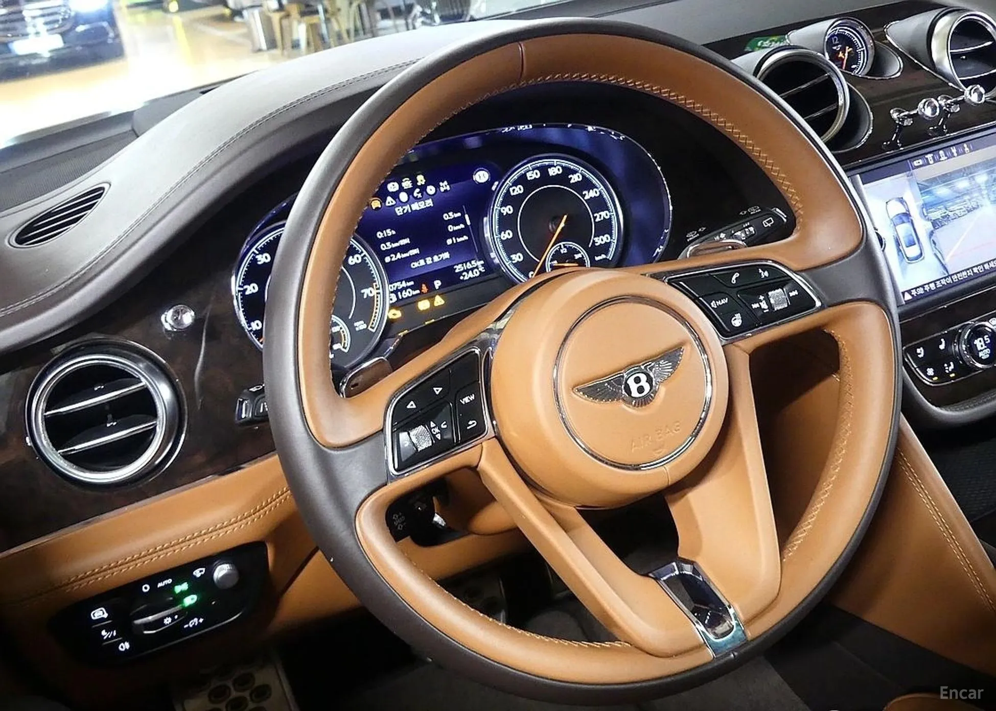 Bentley Bentayga превью 6