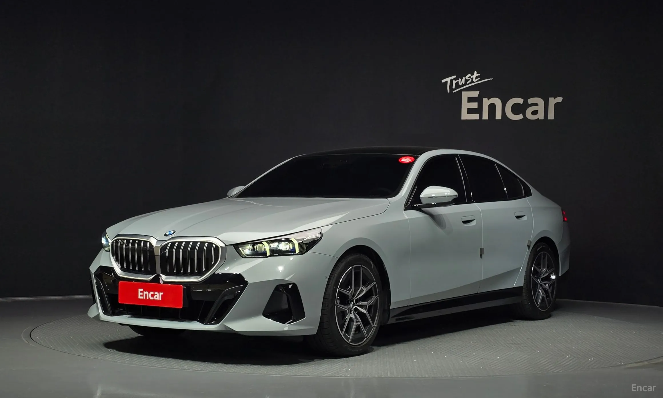 BMW 5 Series (G60)