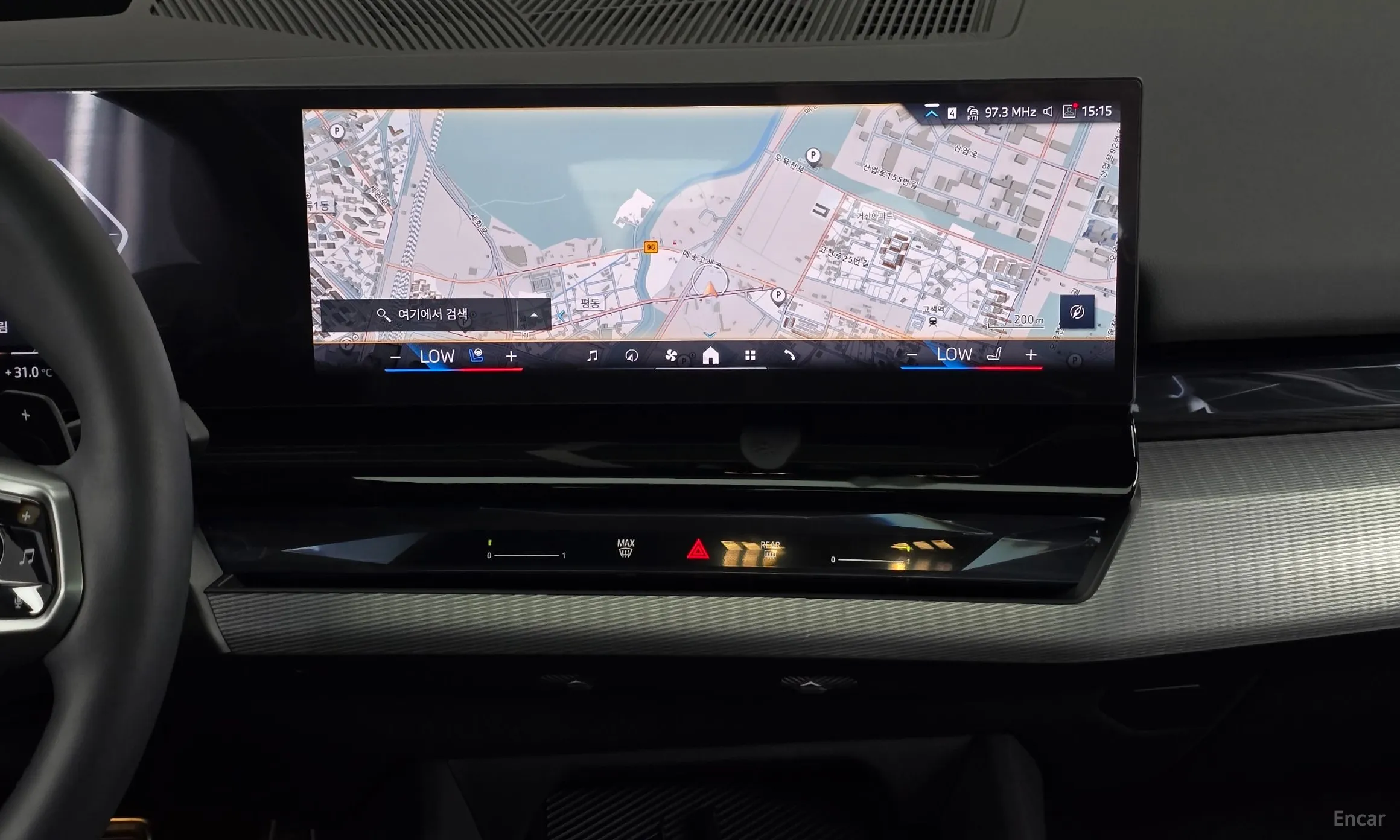 BMW 5 Series (G60) превью 12