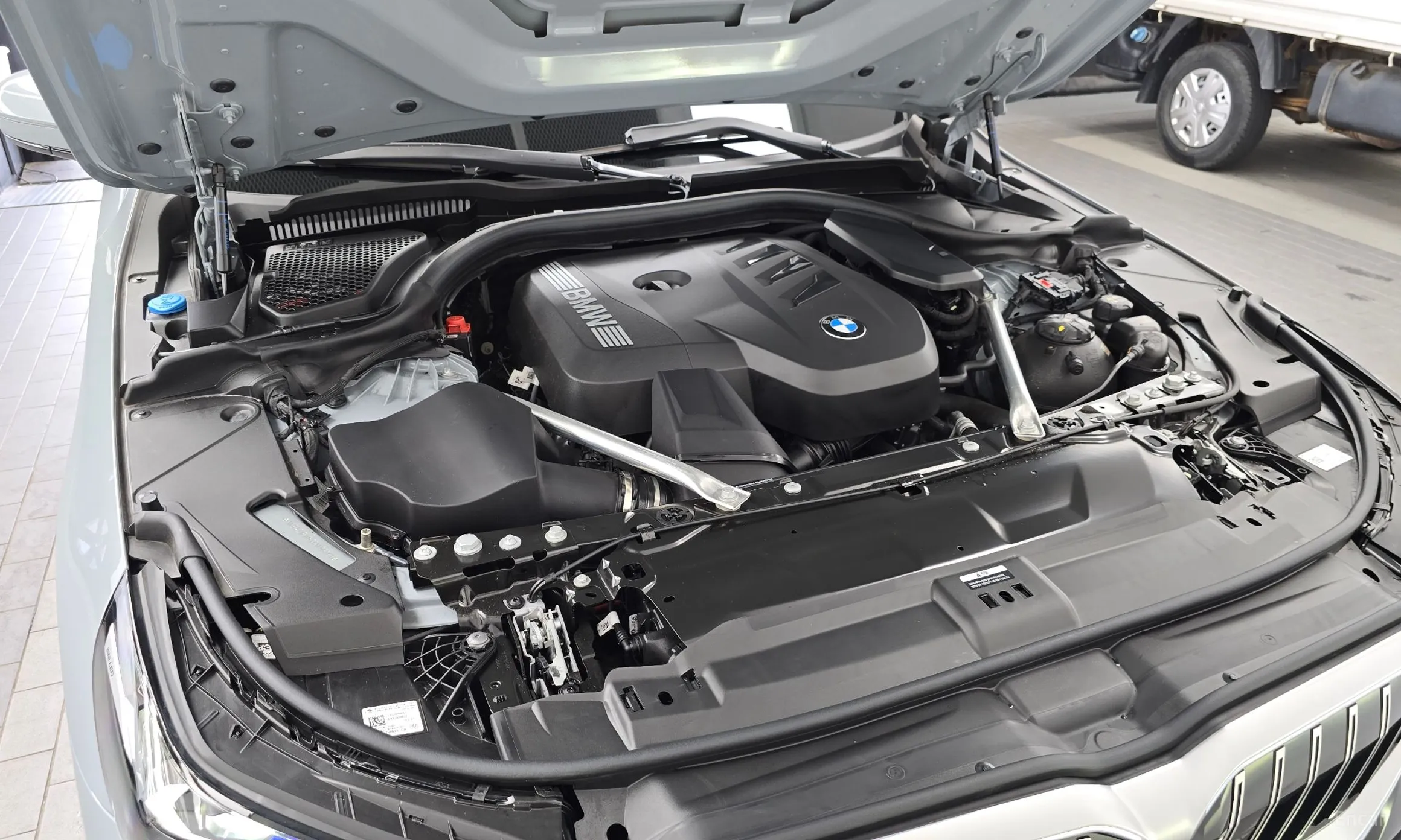 BMW 5 Series (G60) превью 6