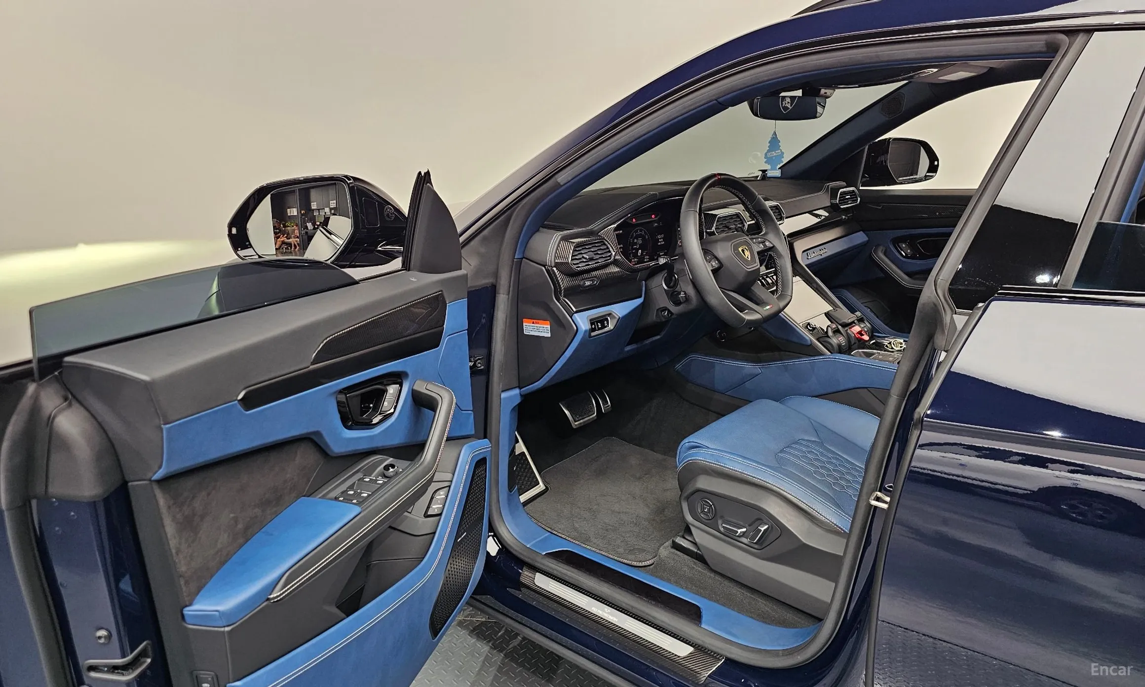 Lamborghini Urus превью 10