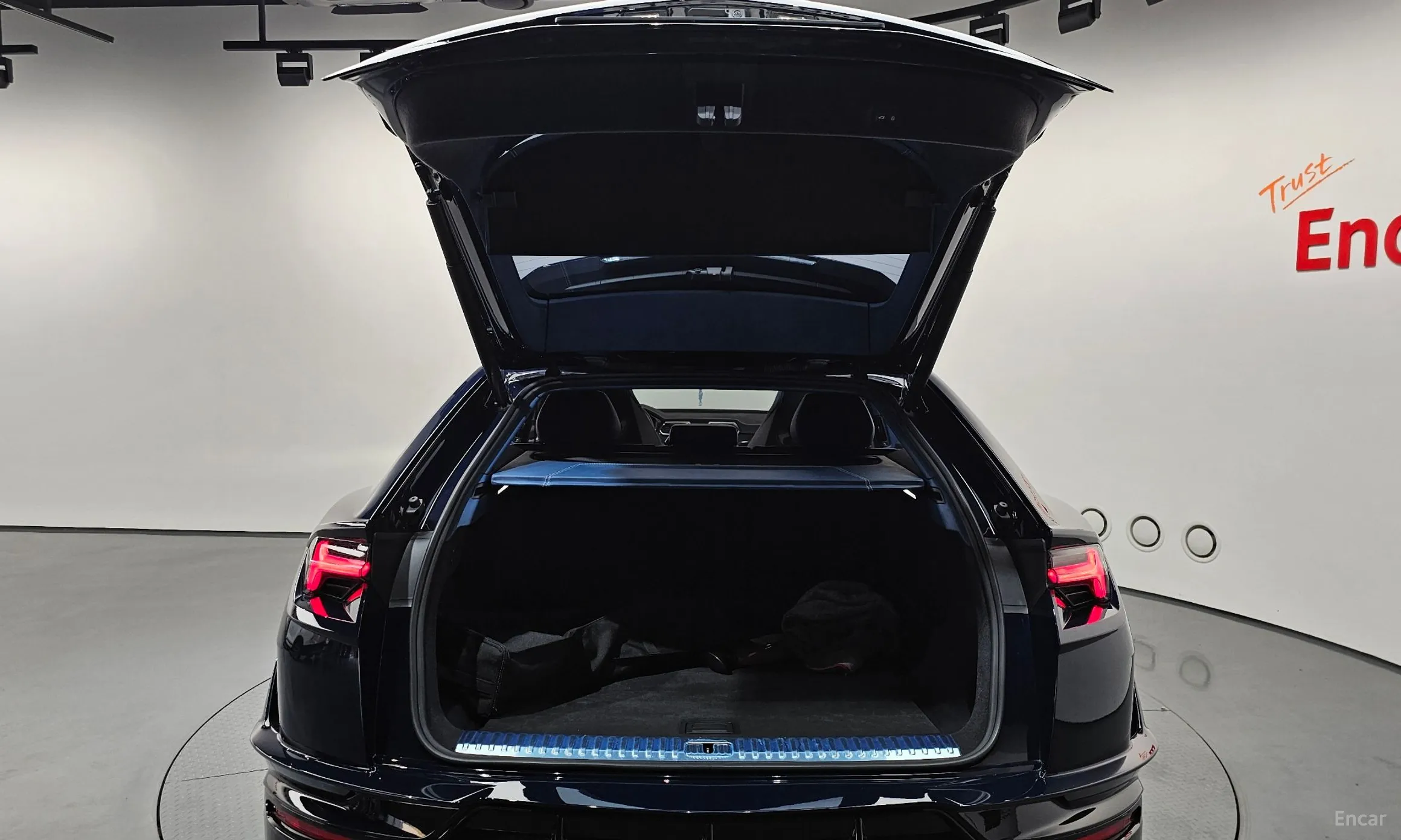 Lamborghini Urus превью 19