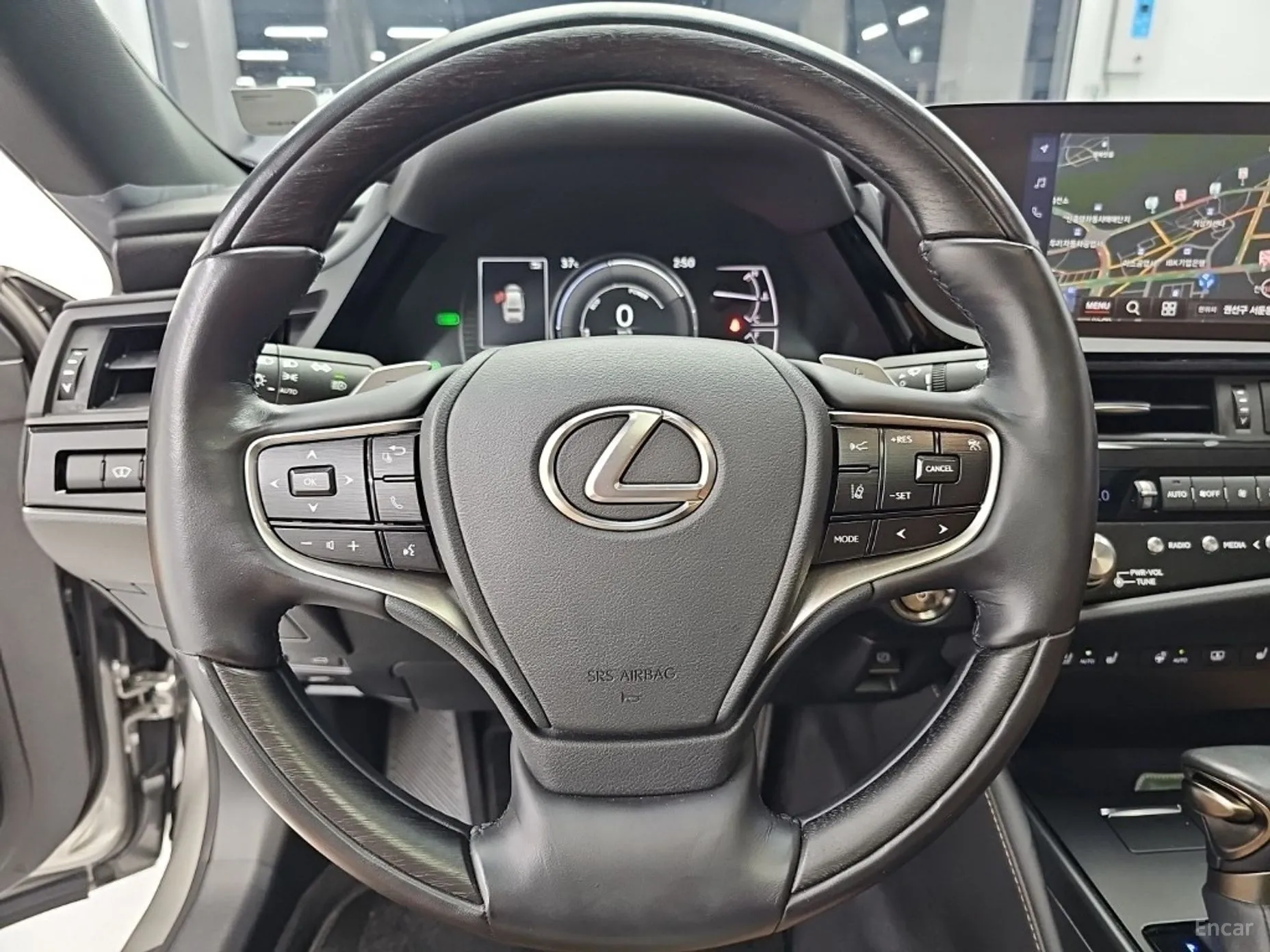 Lexus ES300h 7th Generation превью 7