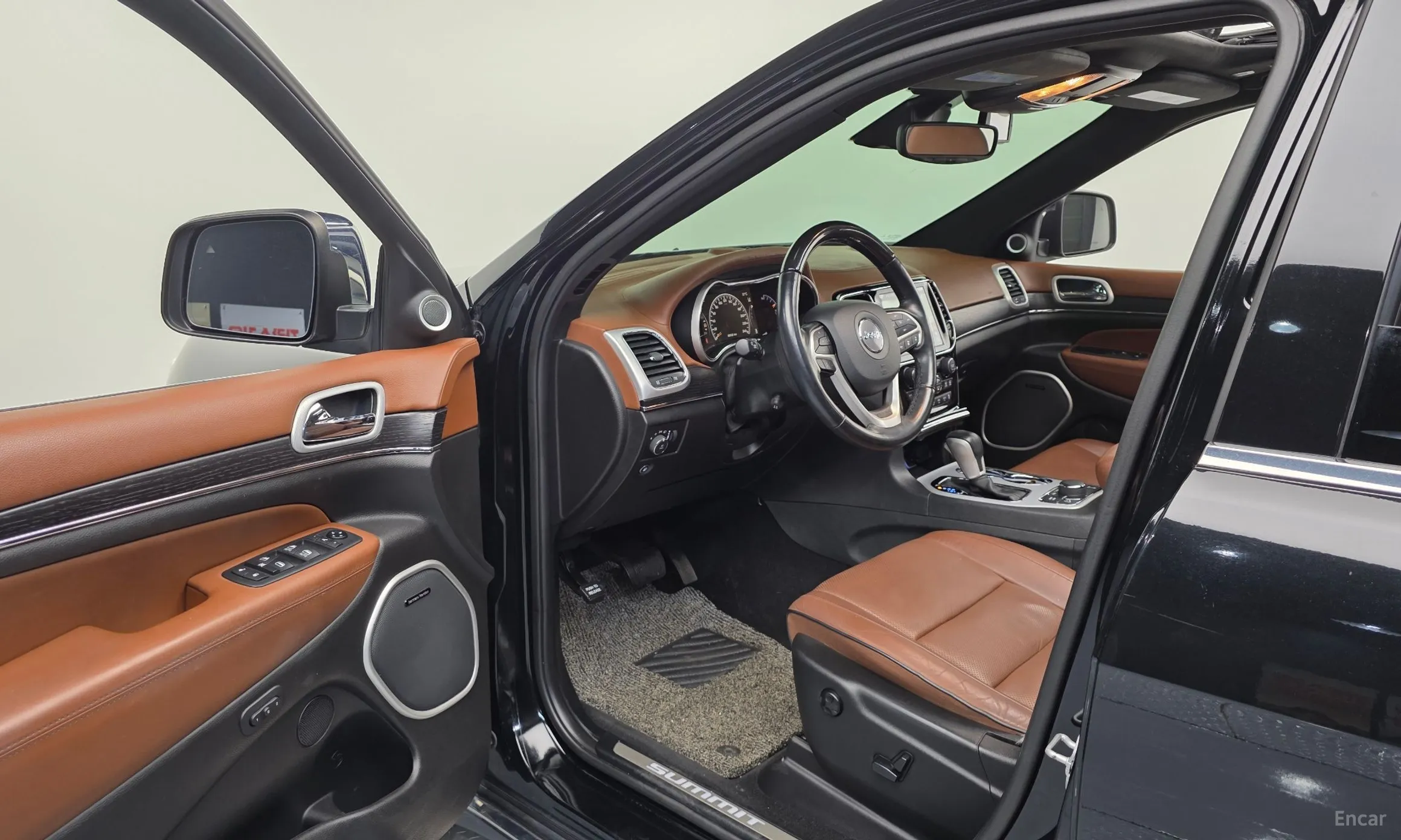 Jeep Grand Cherokee превью 10