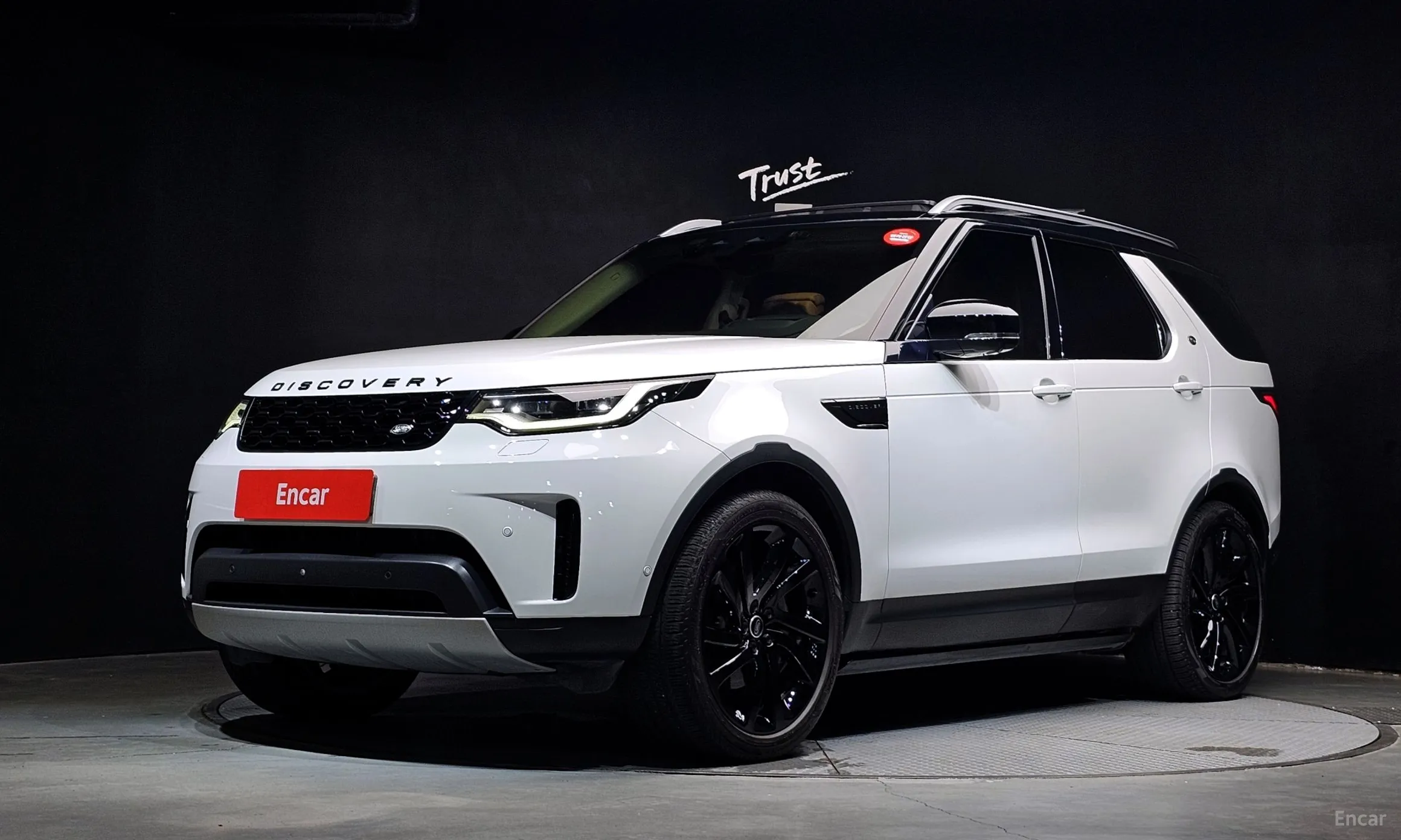 Land Rover Discovery 5