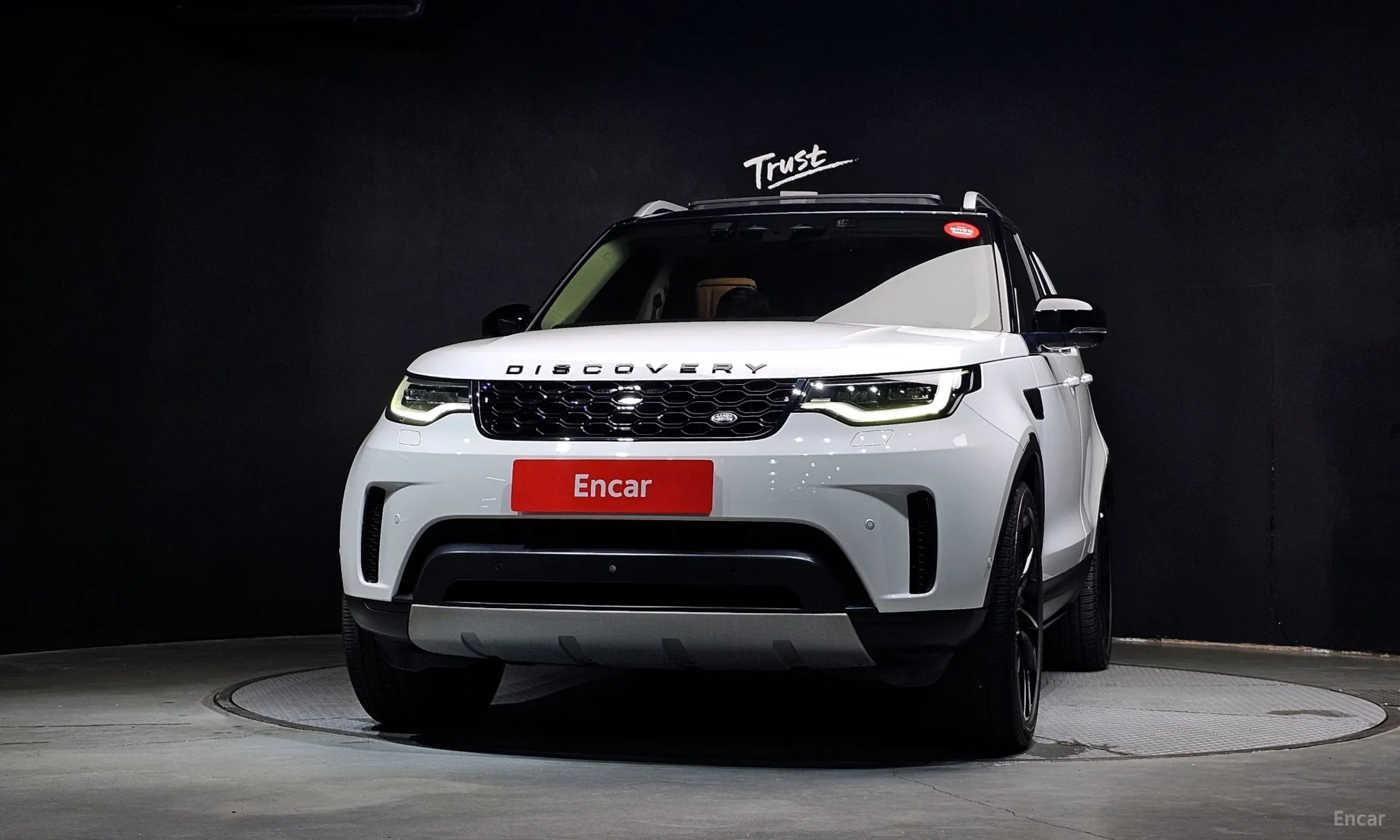 Land Rover Discovery 5 превью 3