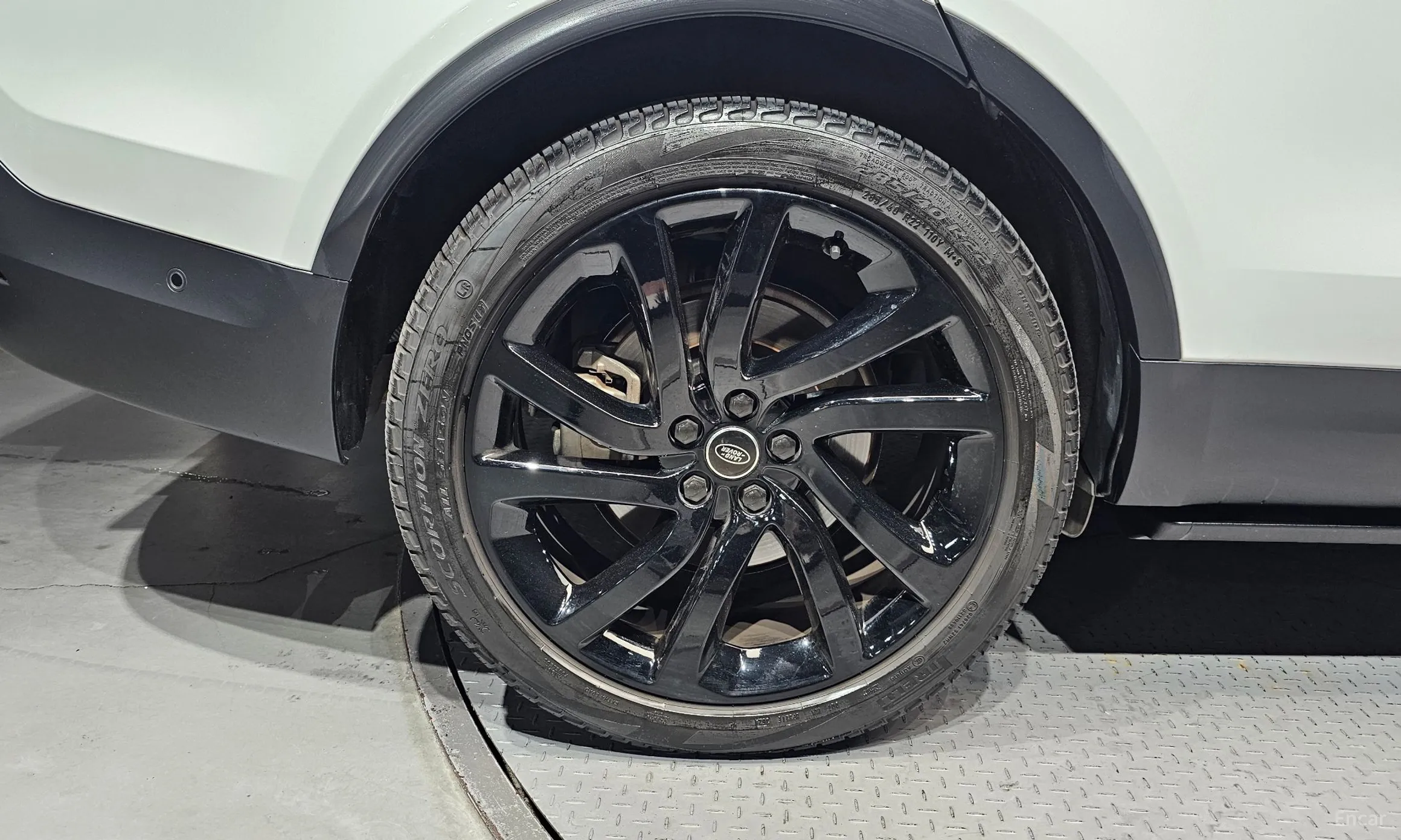 Land Rover Discovery 5 превью 5