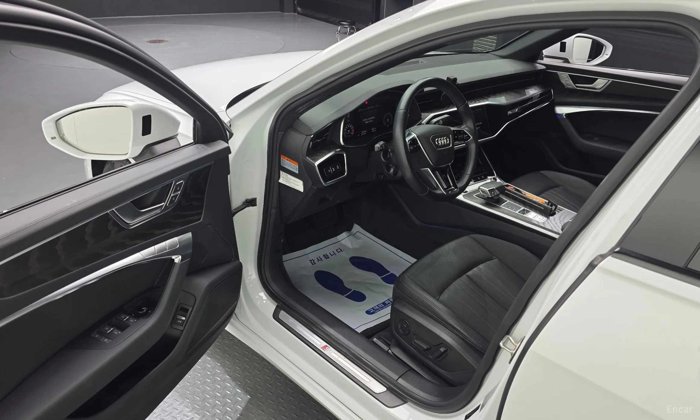 Audi A6 (C8) превью 10
