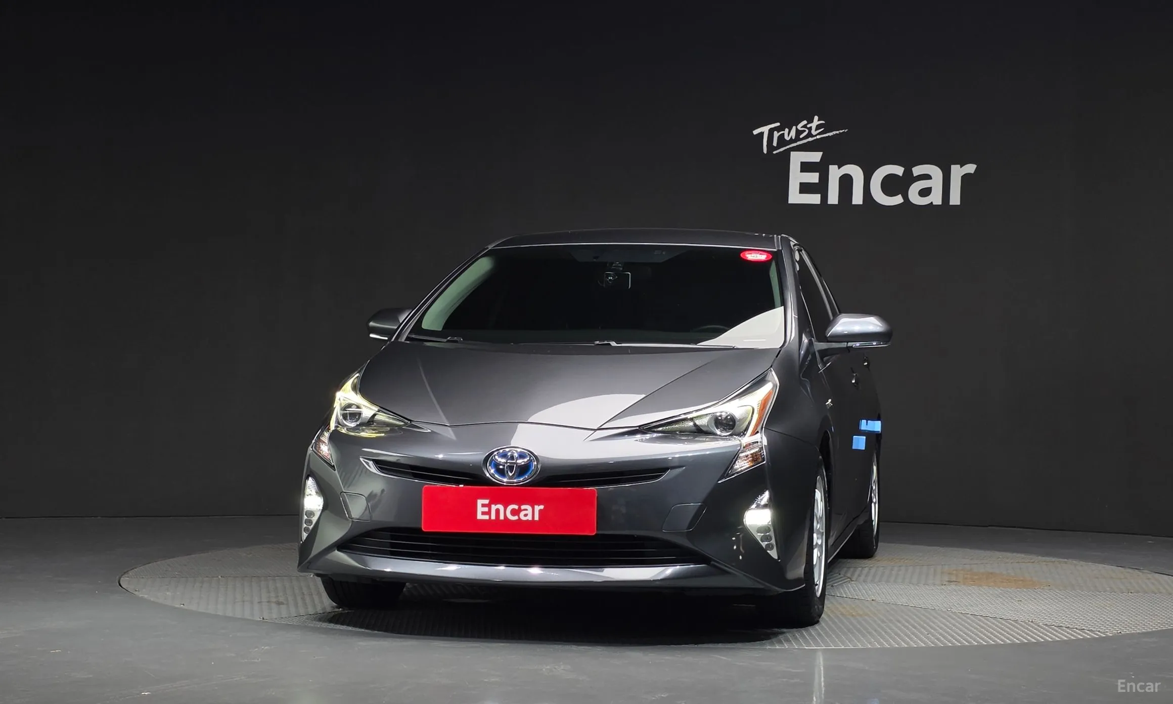 Toyota Prius 4th Generation превью 3