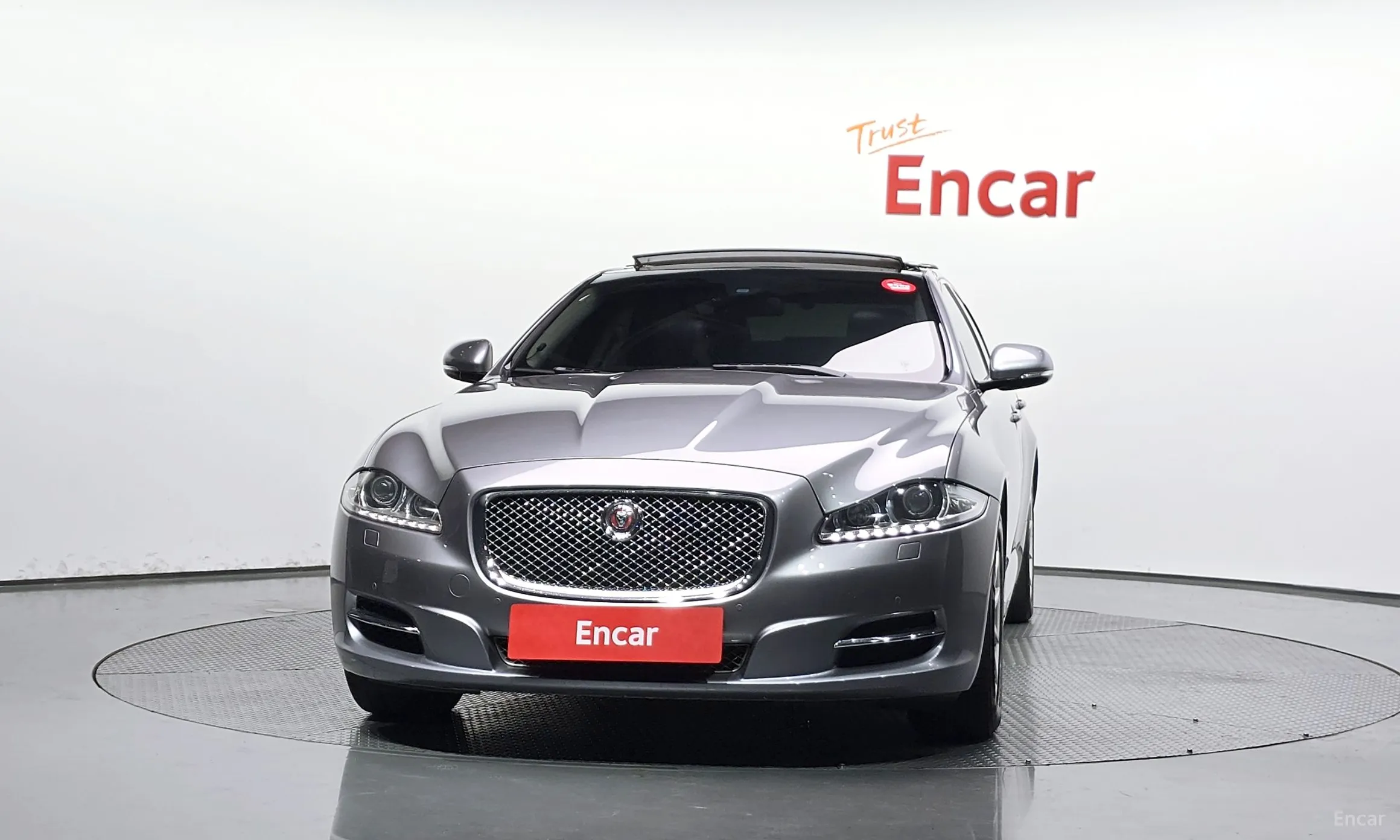 Jaguar All New XJ превью 3