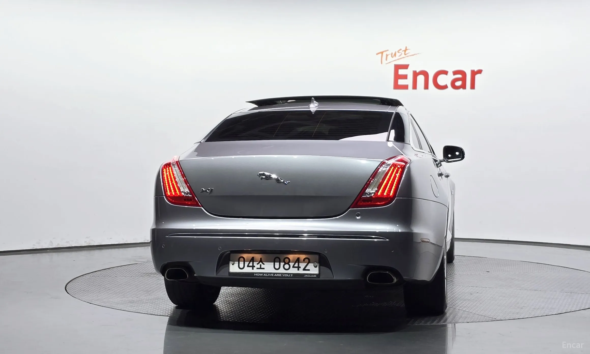 Jaguar All New XJ превью 4