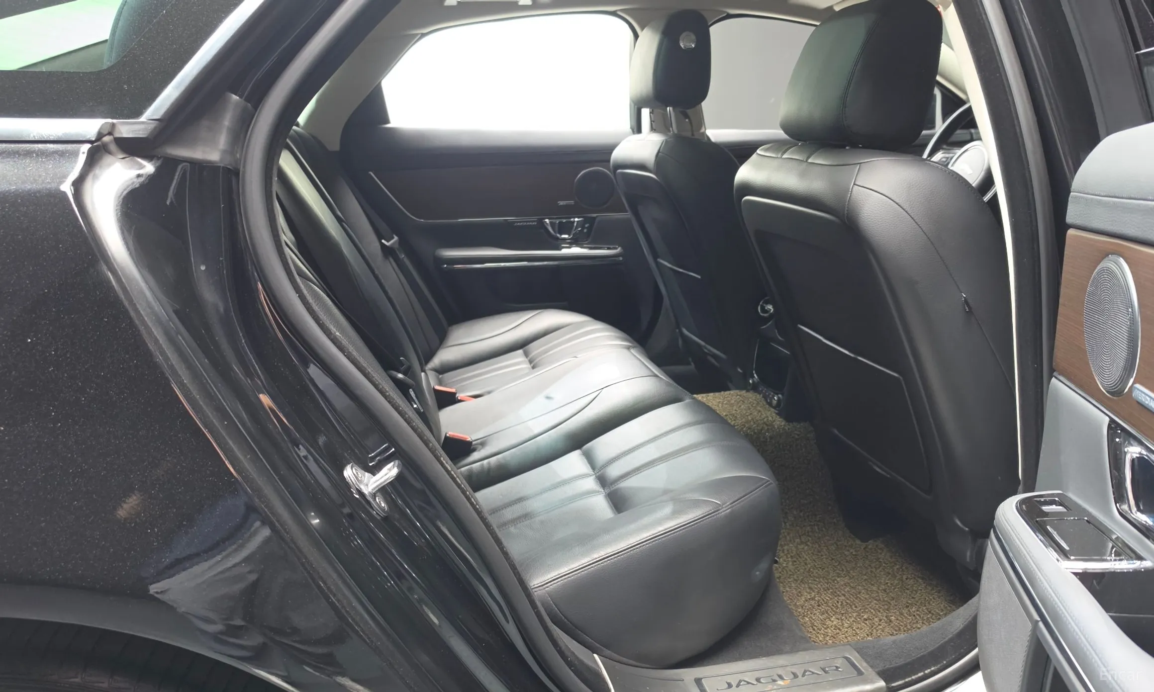 Jaguar All New XJ превью 12