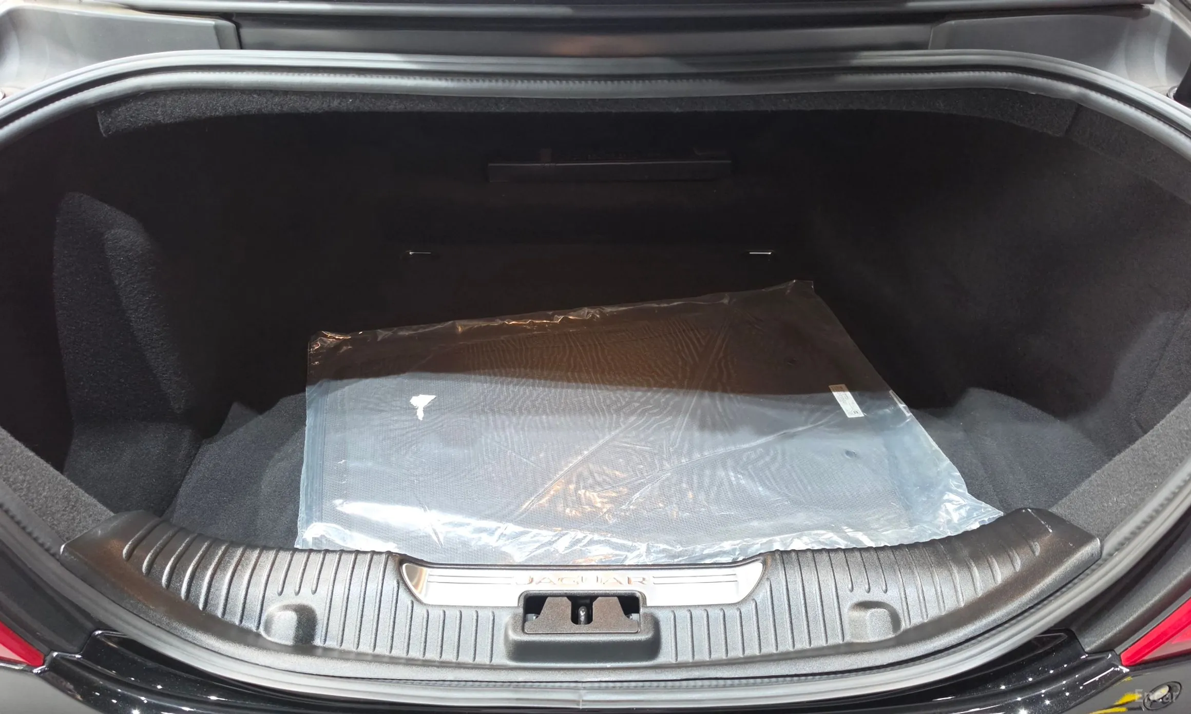 Jaguar All New XJ превью 20
