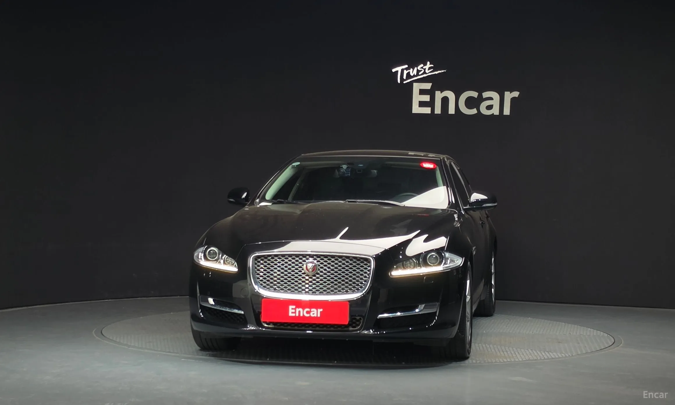 Jaguar All New XJ превью 3
