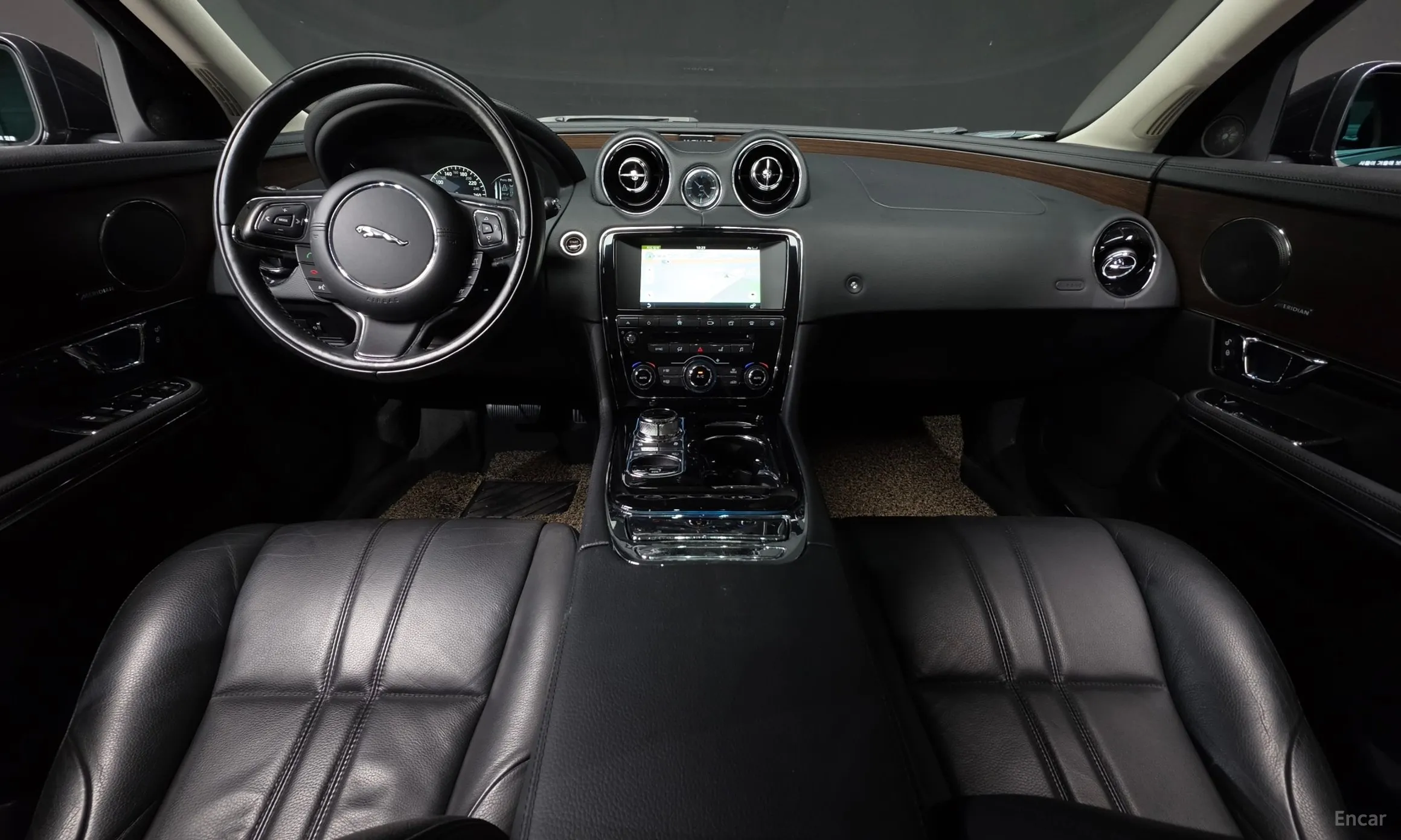 Jaguar All New XJ превью 7