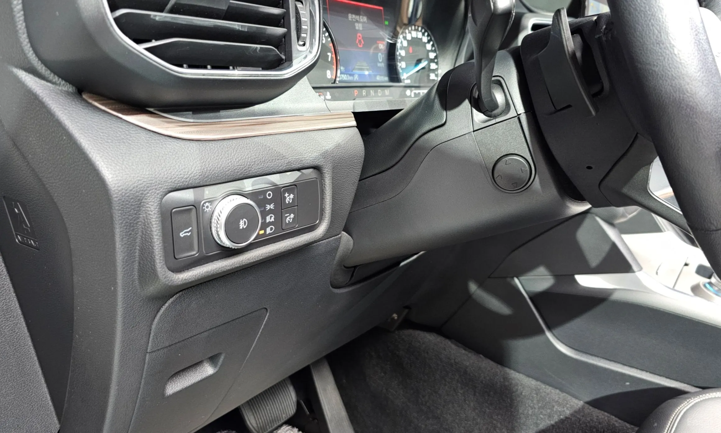 Ford Explorer 6th Generation превью 19