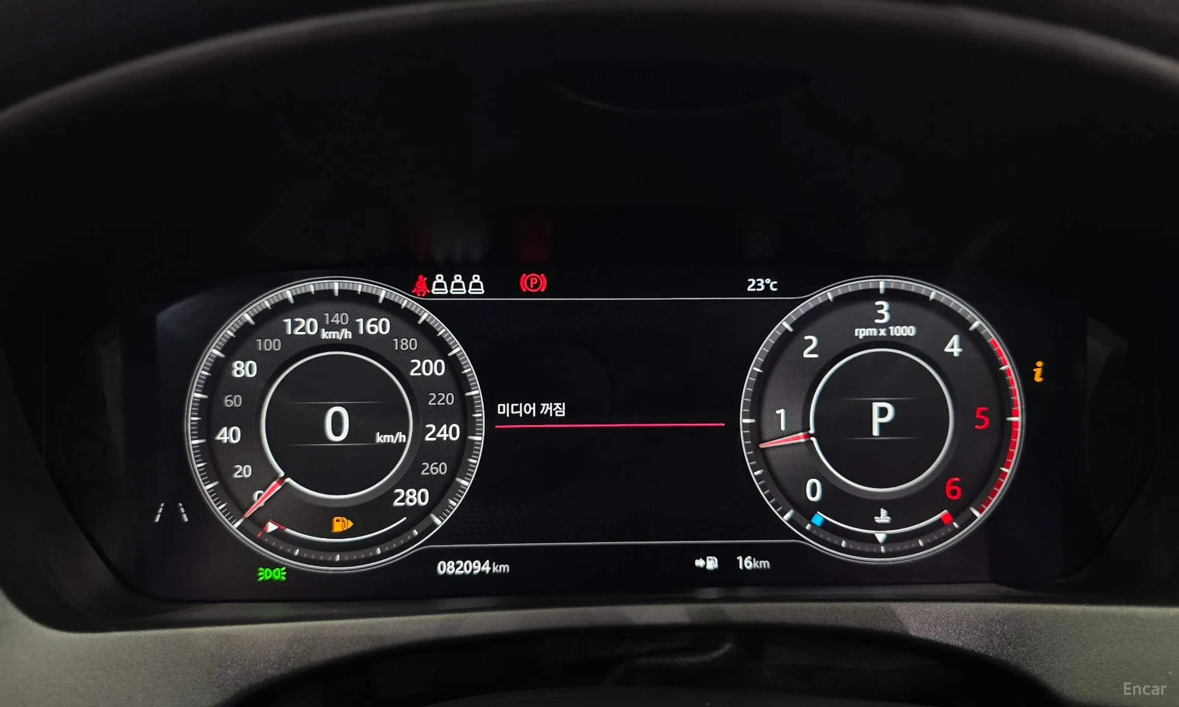 Jaguar F-PACE превью 8