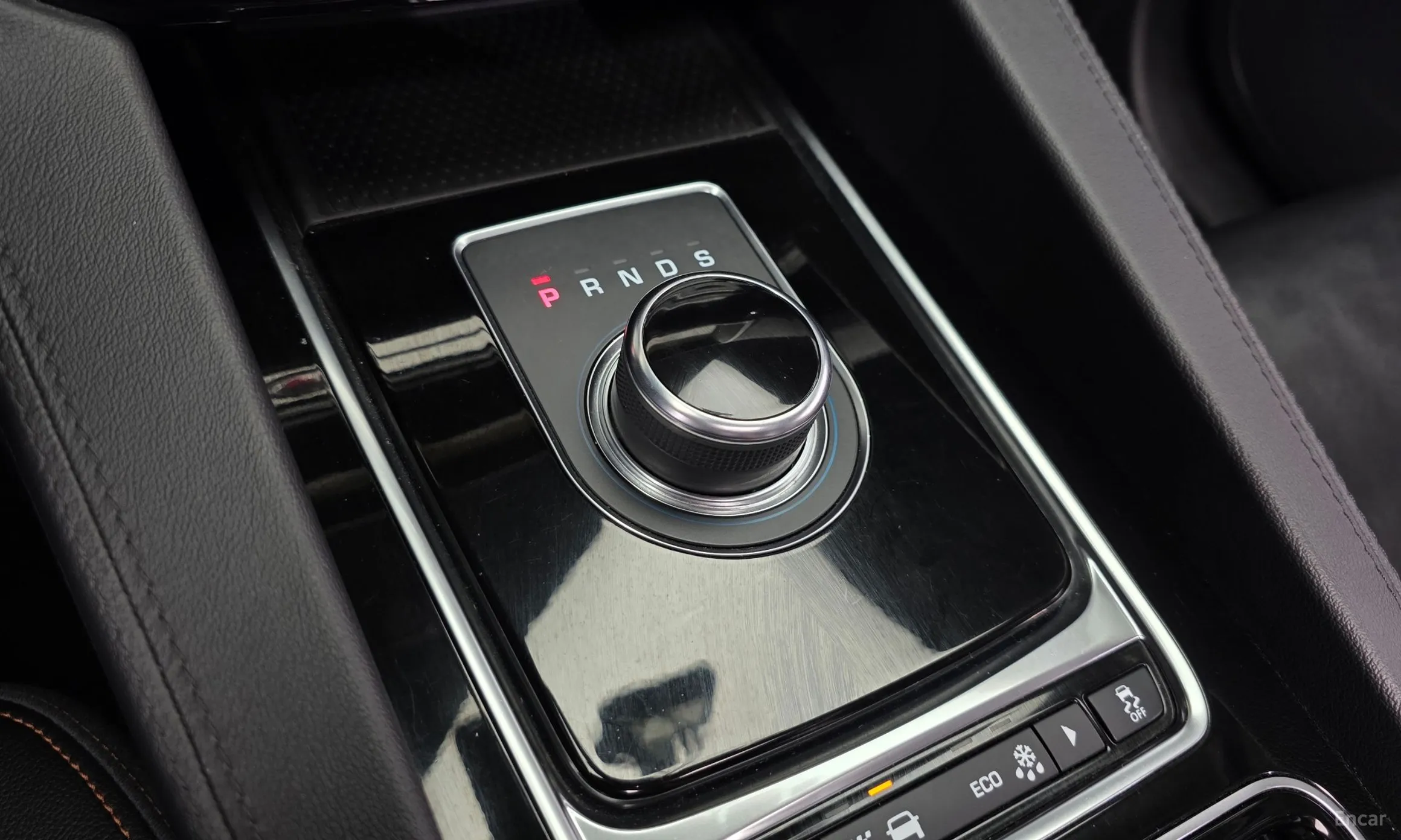 Jaguar F-PACE превью 9