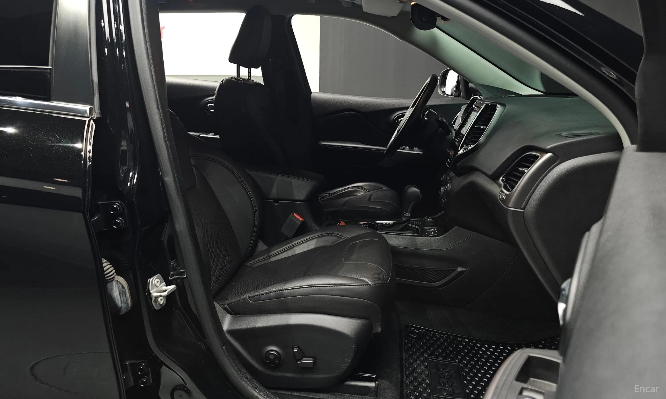 Jeep Cherokee (KL) превью 10