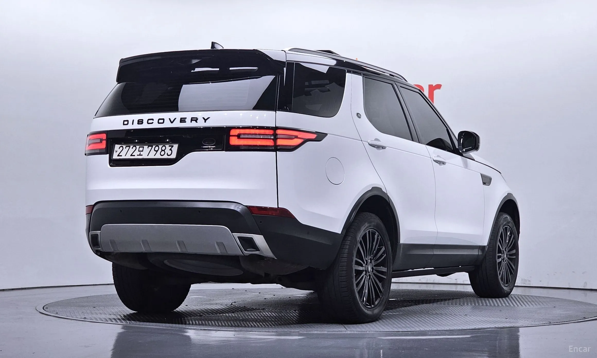 Land Rover Discovery 5
