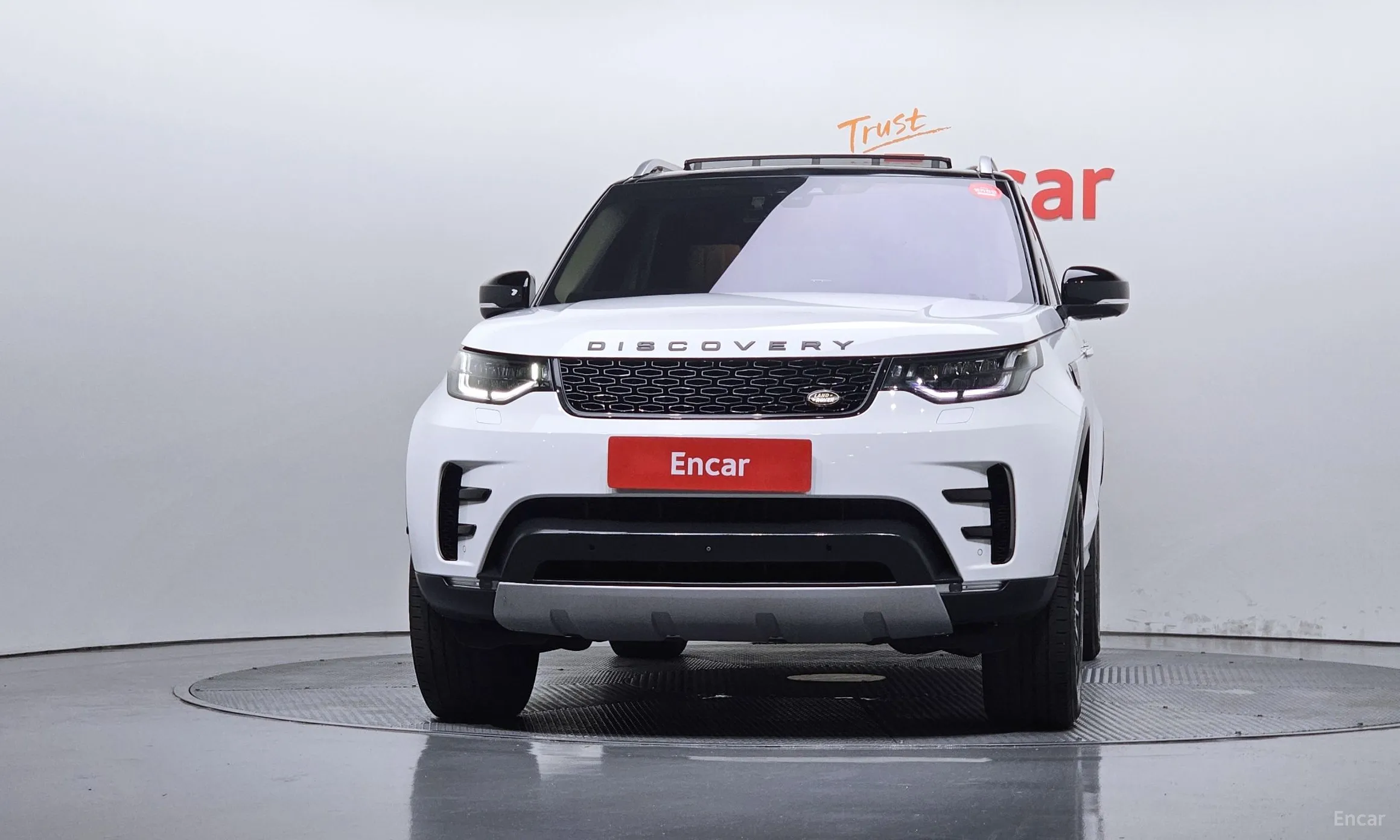 Land Rover Discovery 5 превью 3