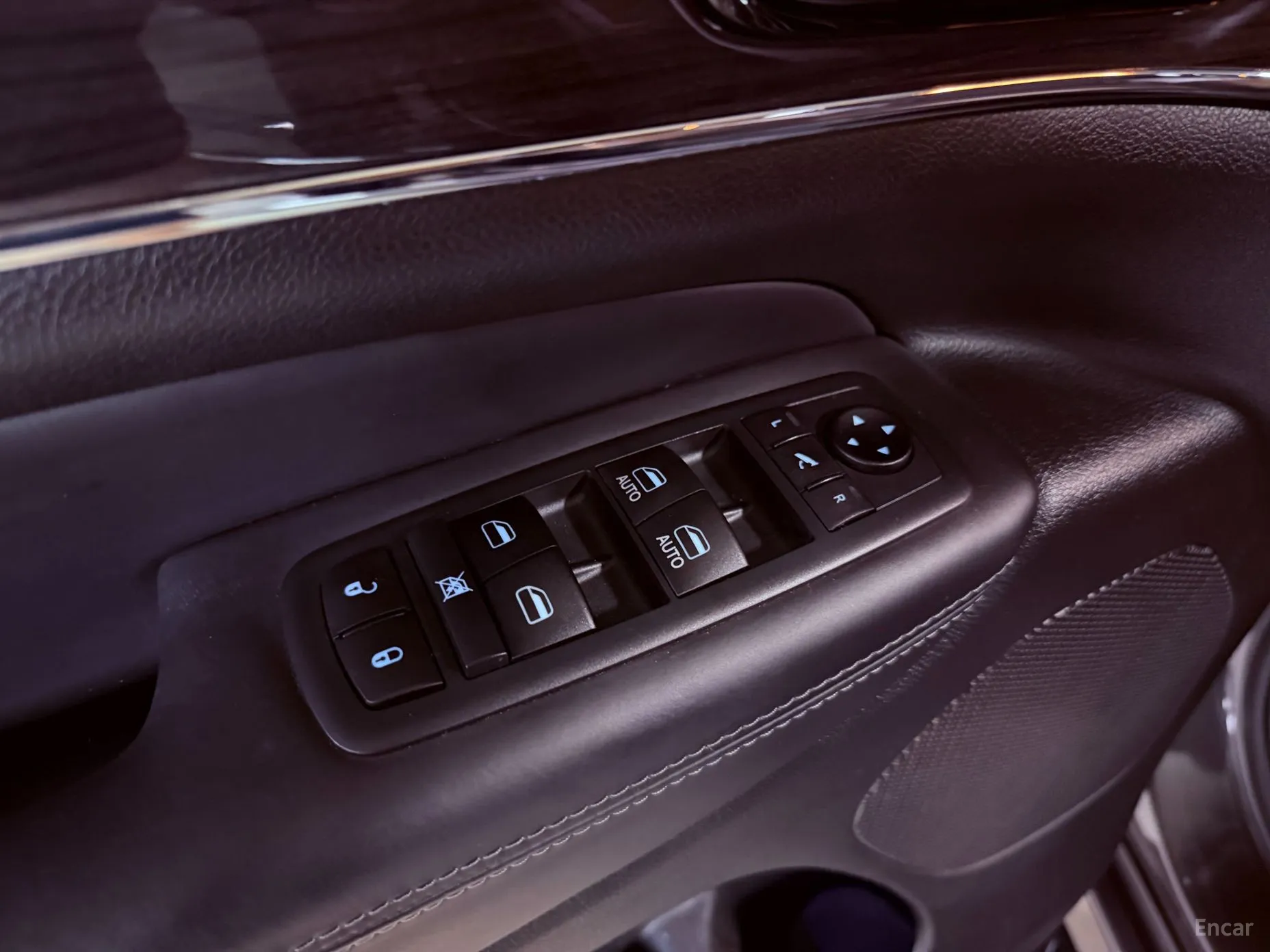 Jeep Grand Cherokee превью 18
