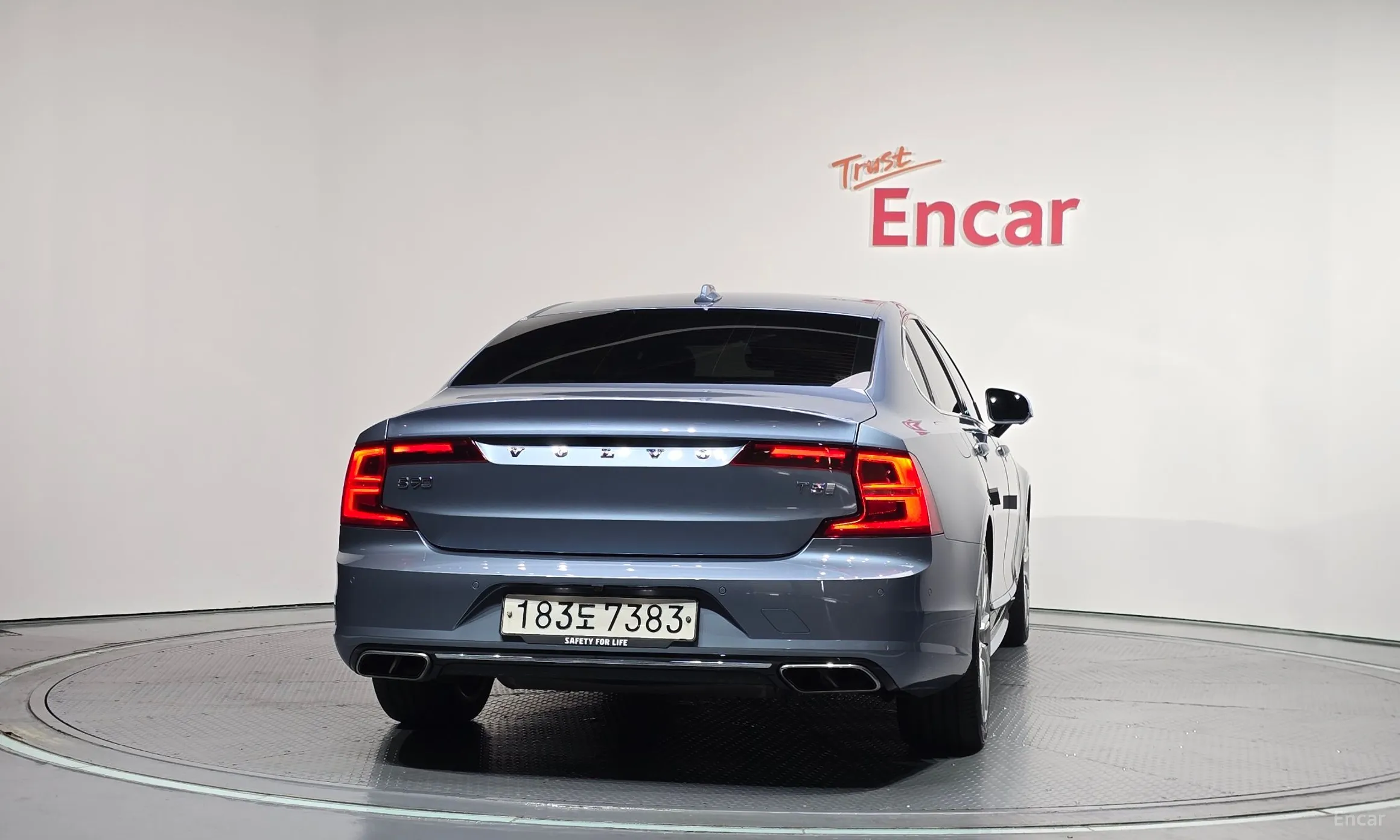 Volvo S90 превью 4