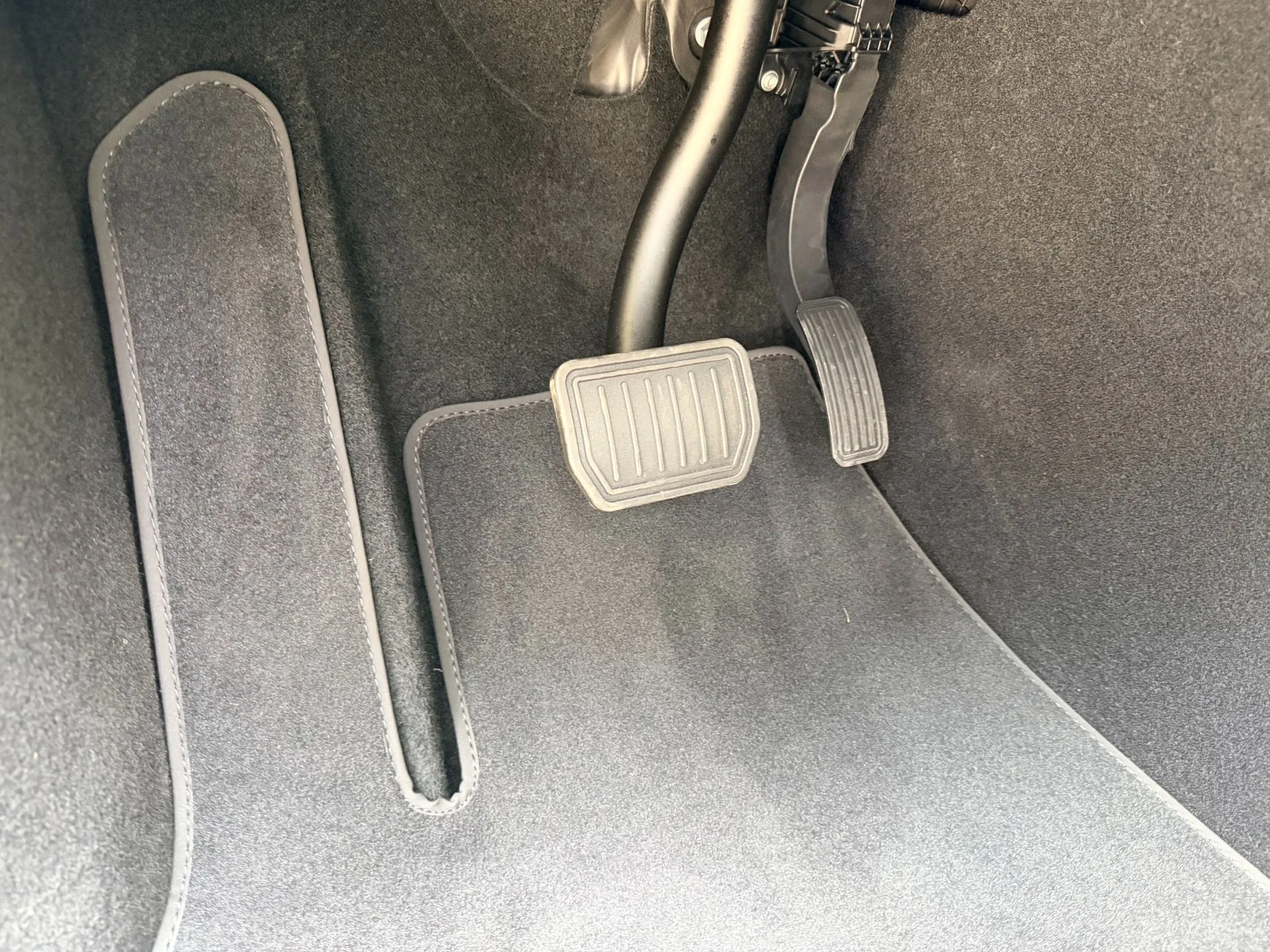 Tesla Model Y превью 16