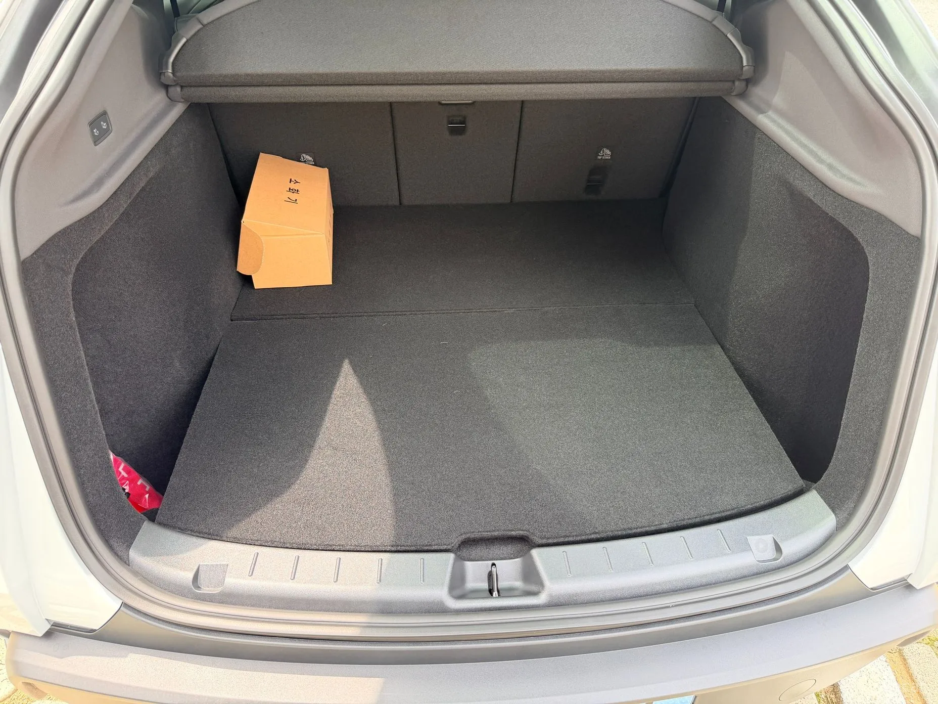 Tesla Model Y превью 18