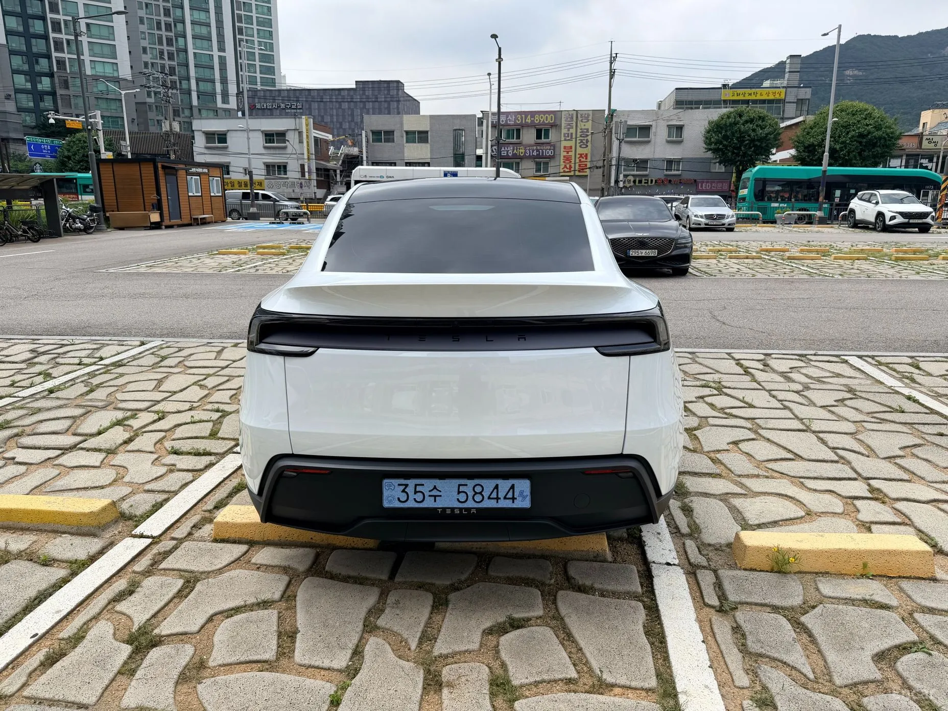 Tesla Model Y превью 4