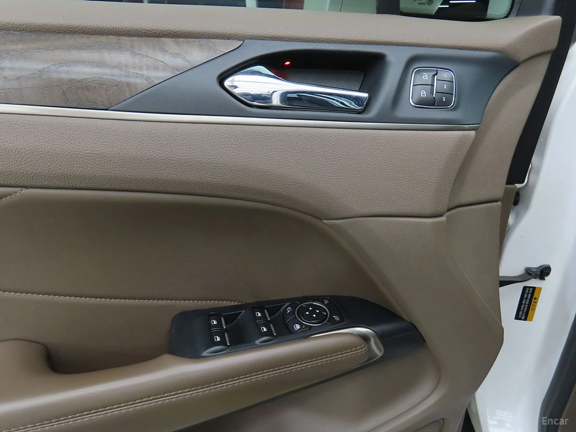 Lincoln MKC превью 15