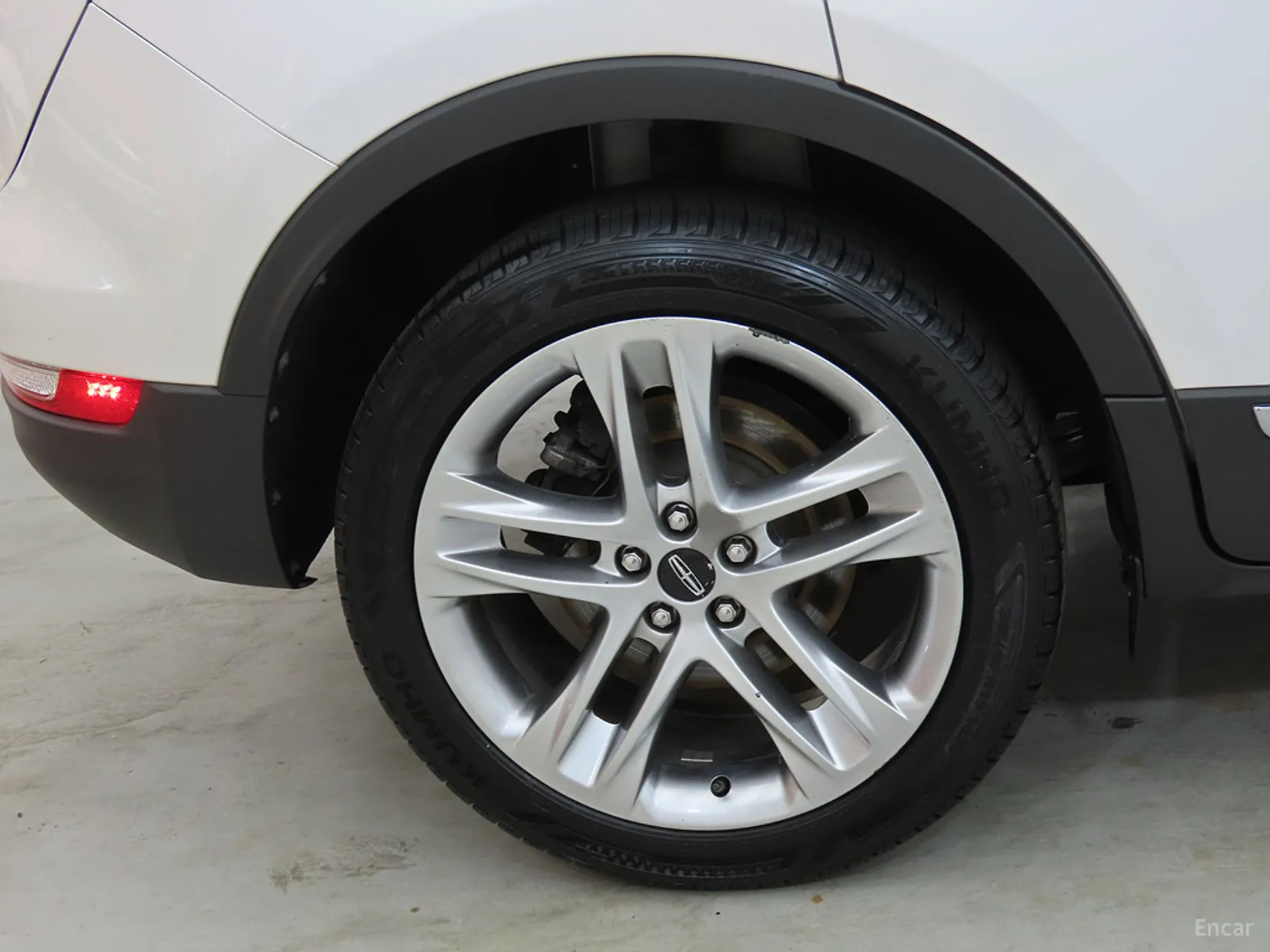 Lincoln MKC превью 20