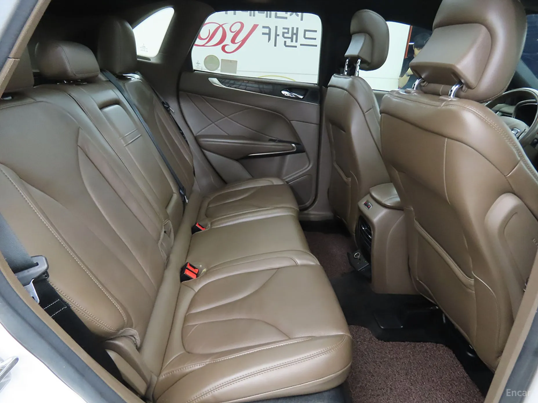 Lincoln MKC превью 7