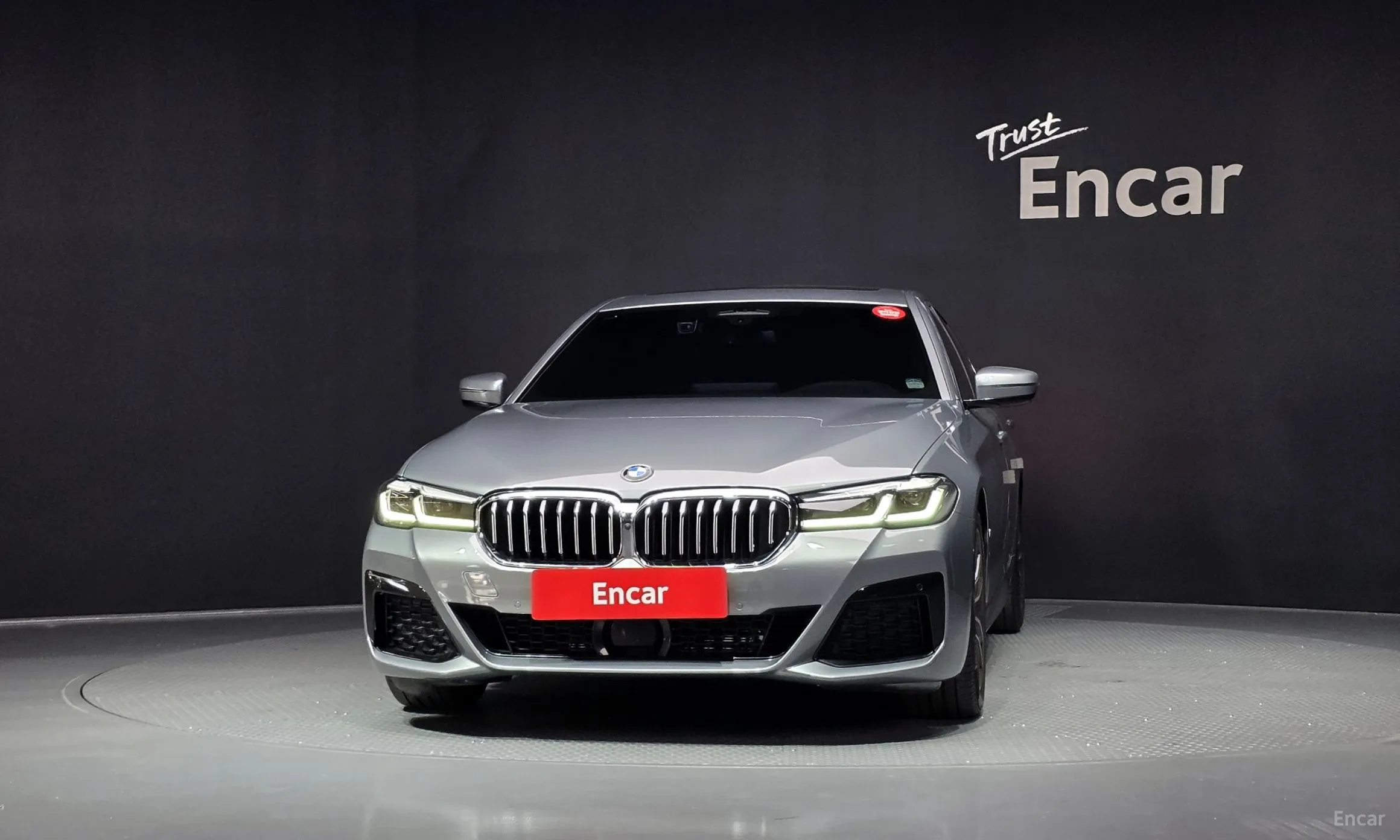 BMW 5 Series (G30) превью 3