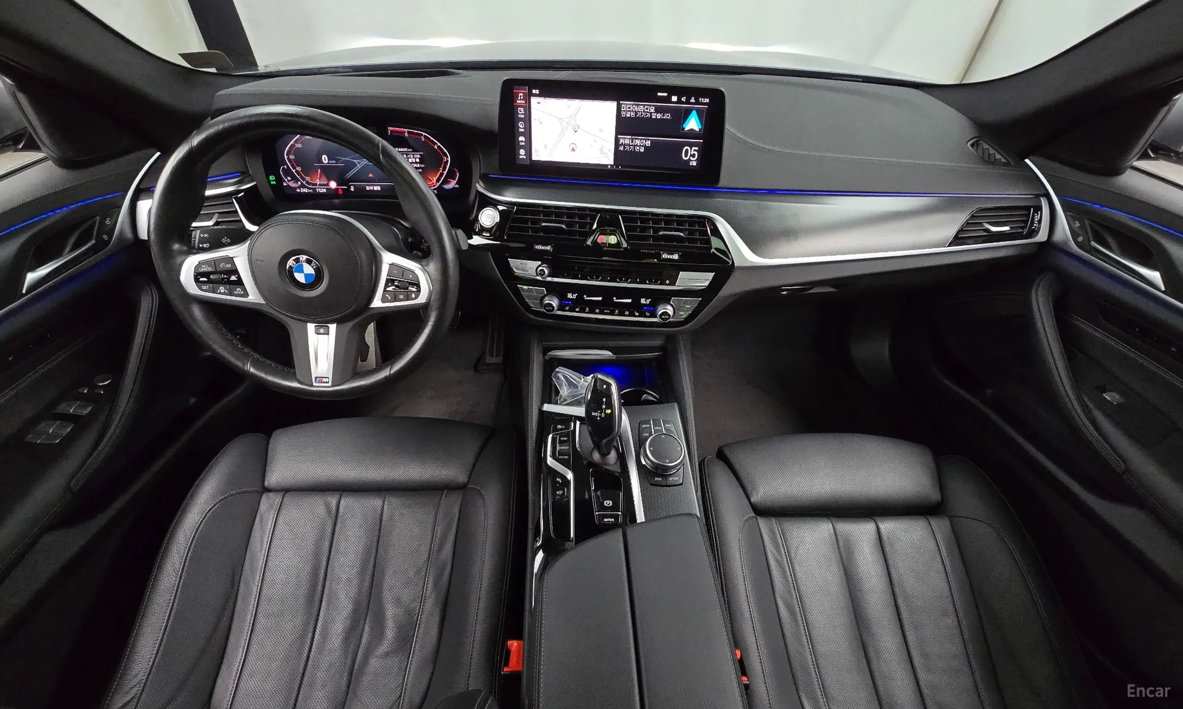 BMW 5 Series (G30) превью 7