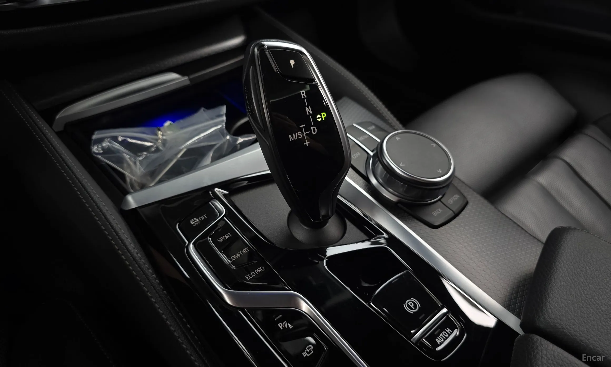 BMW 5 Series (G30) превью 9